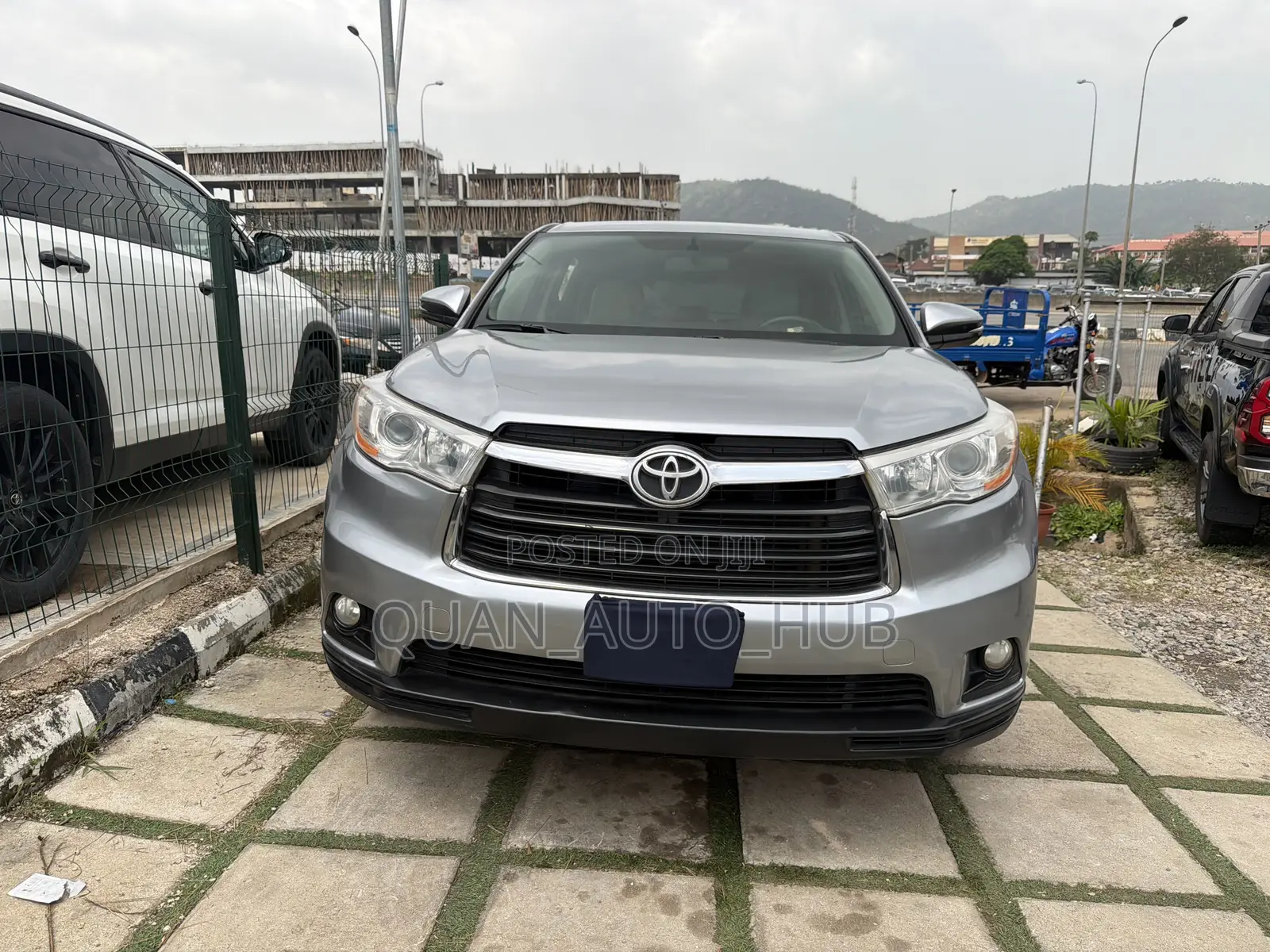 Toyota Highlander LE 4dr SUV (3.5L 6cyl 6A) 2015 Silver