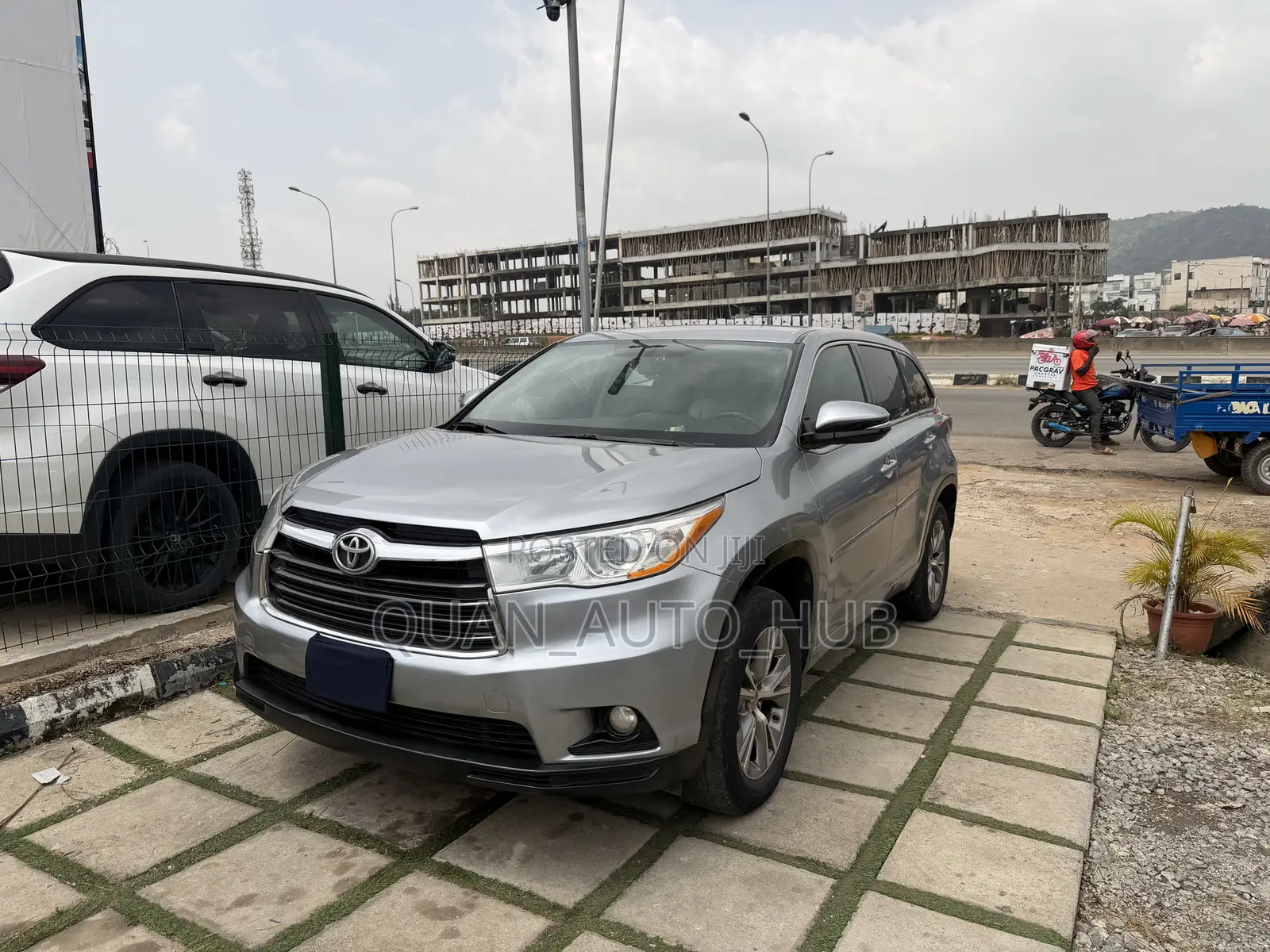 Toyota Highlander LE 4dr SUV (3.5L 6cyl 6A) 2015 Silver