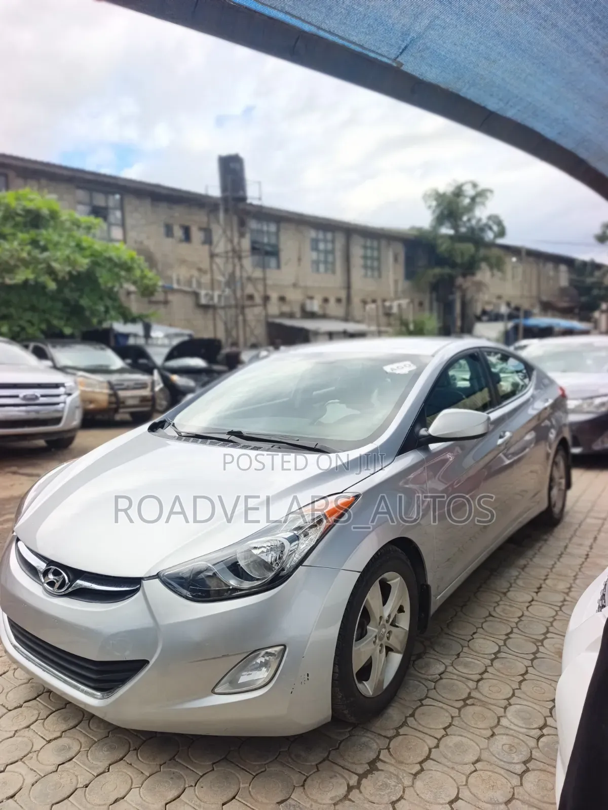 Hyundai Elantra GLS Sedan FWD (1.8L 4cyl 6M) 2013 Silver