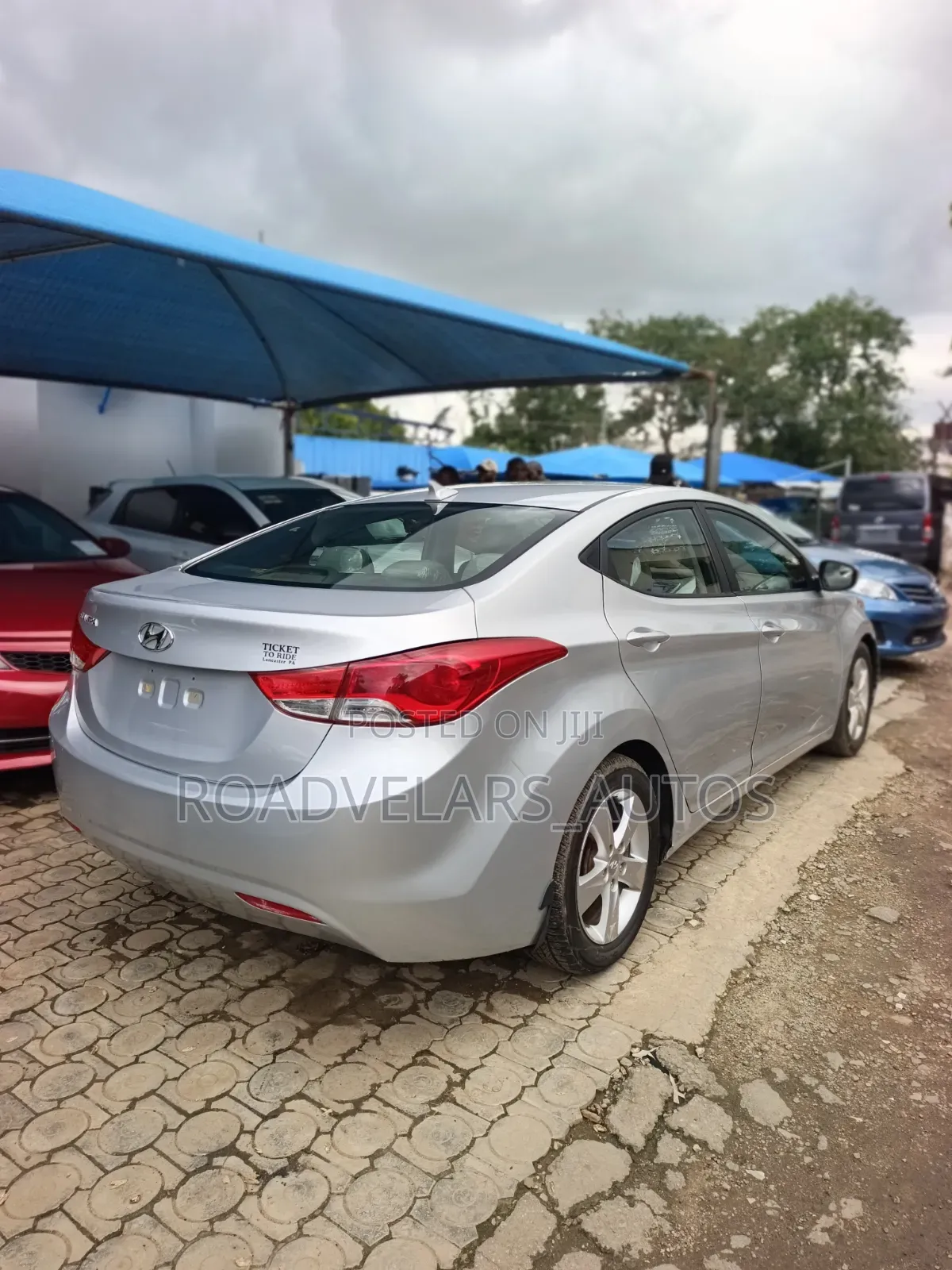Hyundai Elantra GLS Sedan FWD (1.8L 4cyl 6M) 2013 Silver