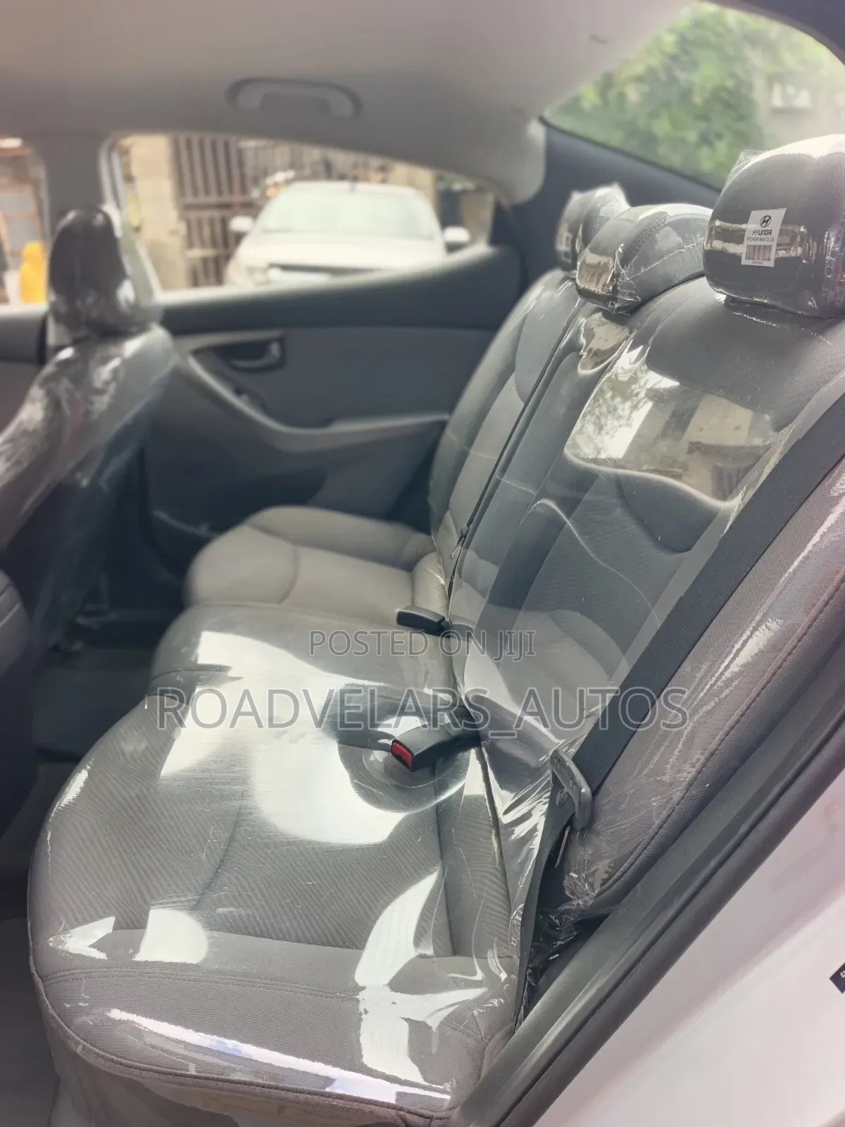 Hyundai Elantra GLS Sedan FWD (1.8L 4cyl 6M) 2013 Silver