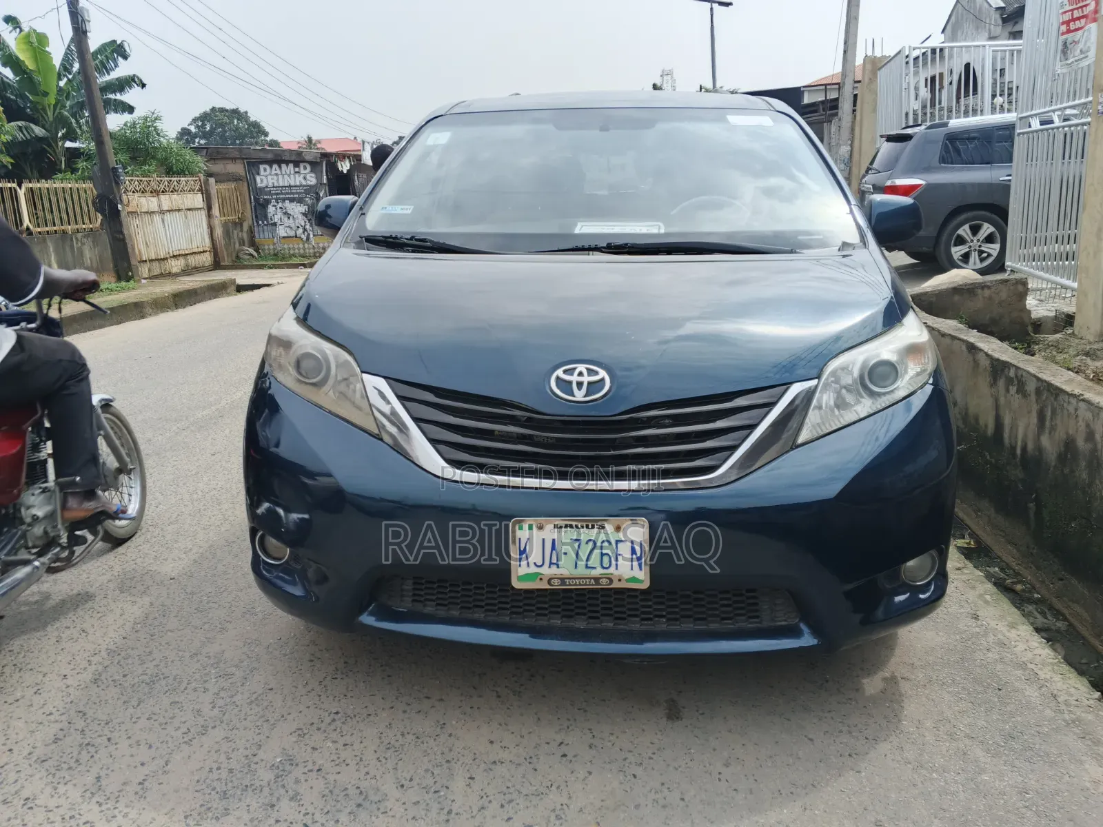 Toyota Sienna 2012 Blue