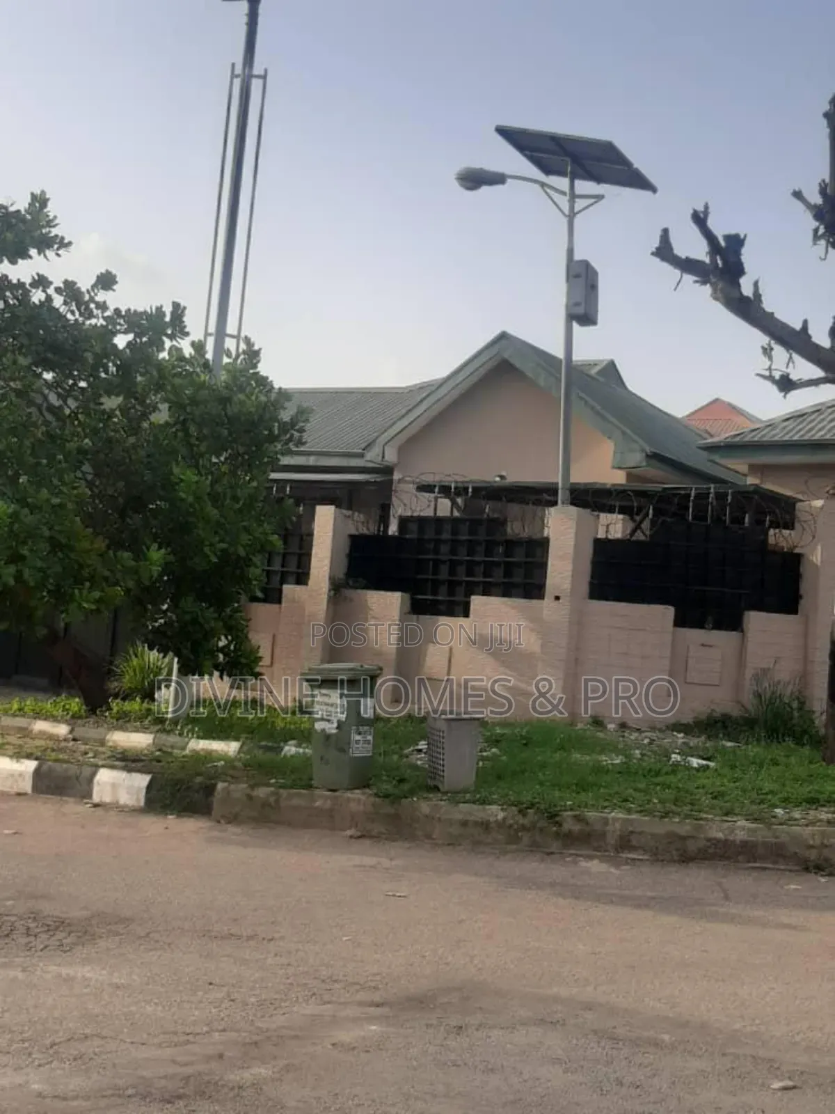 2bdrm Bungalow in Suncity, Galadimawa for sale