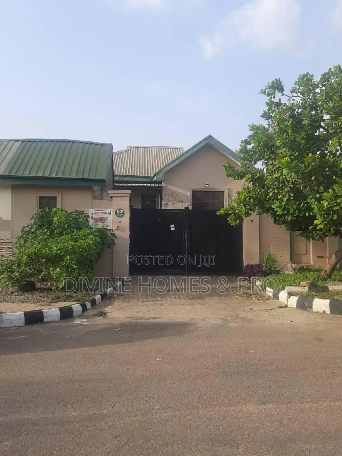 2bdrm Bungalow in Suncity, Galadimawa for sale