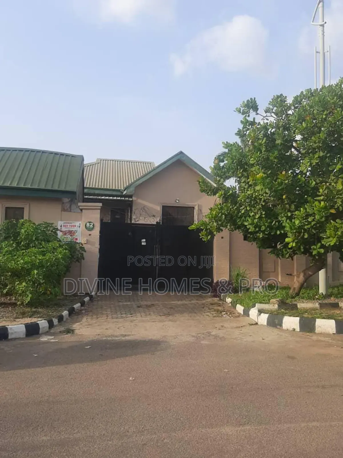 2bdrm Bungalow in Suncity, Galadimawa for sale
