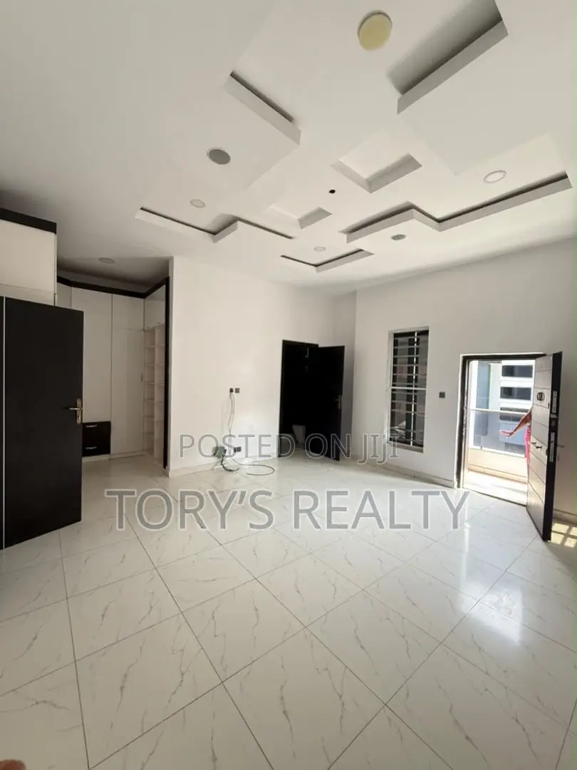 4bdrm Duplex in Ikate for sale