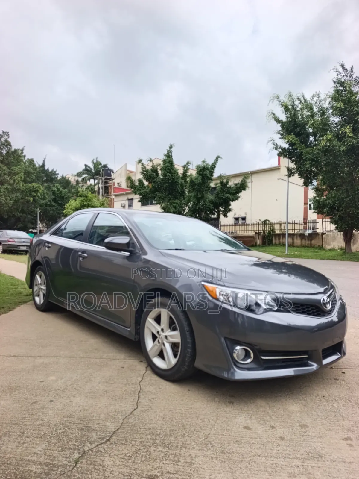 Toyota Camry SE 4dr Sedan (2.5L 4cyl 6A) 2014 Gray