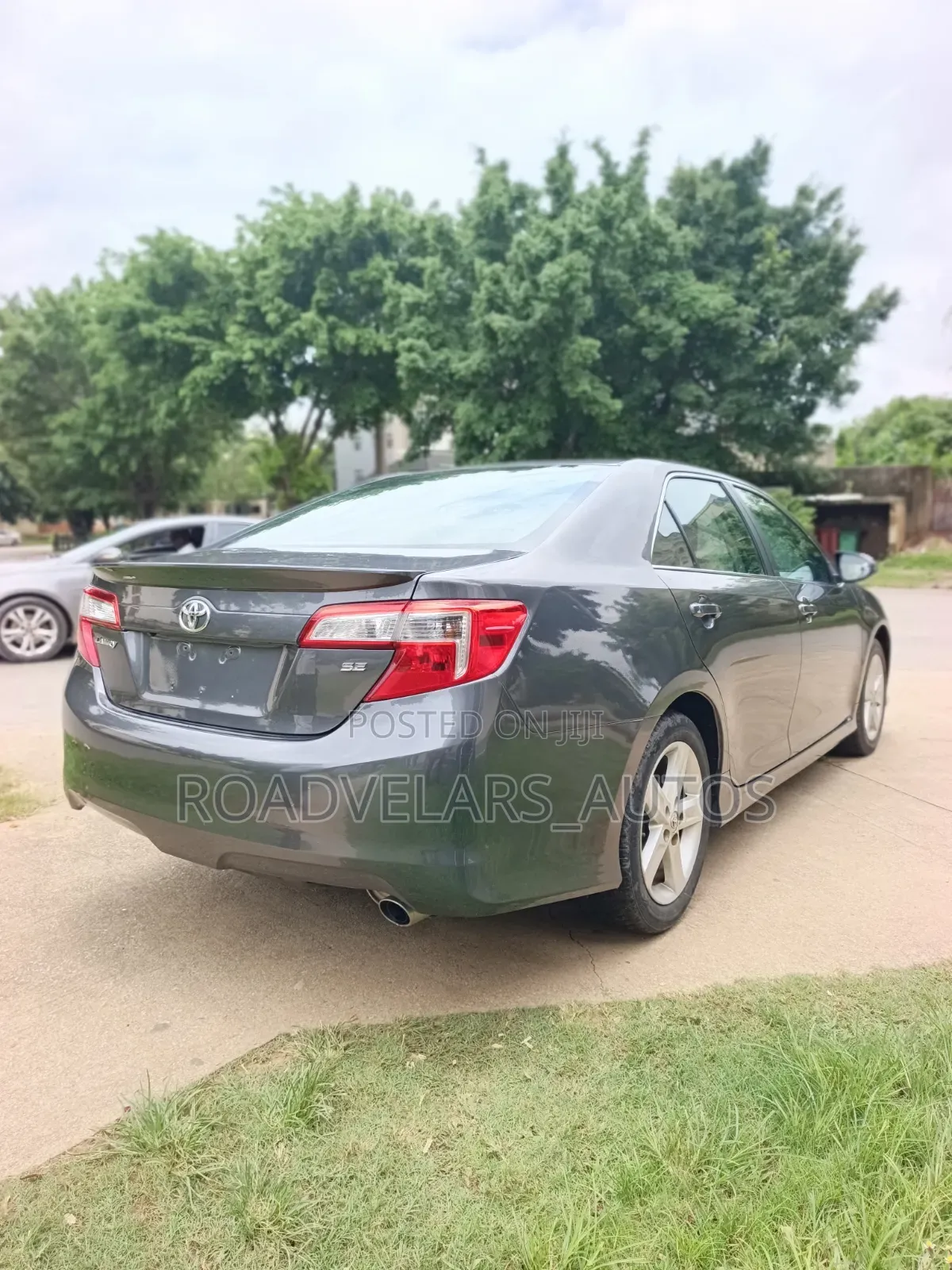 Toyota Camry SE 4dr Sedan (2.5L 4cyl 6A) 2014 Gray