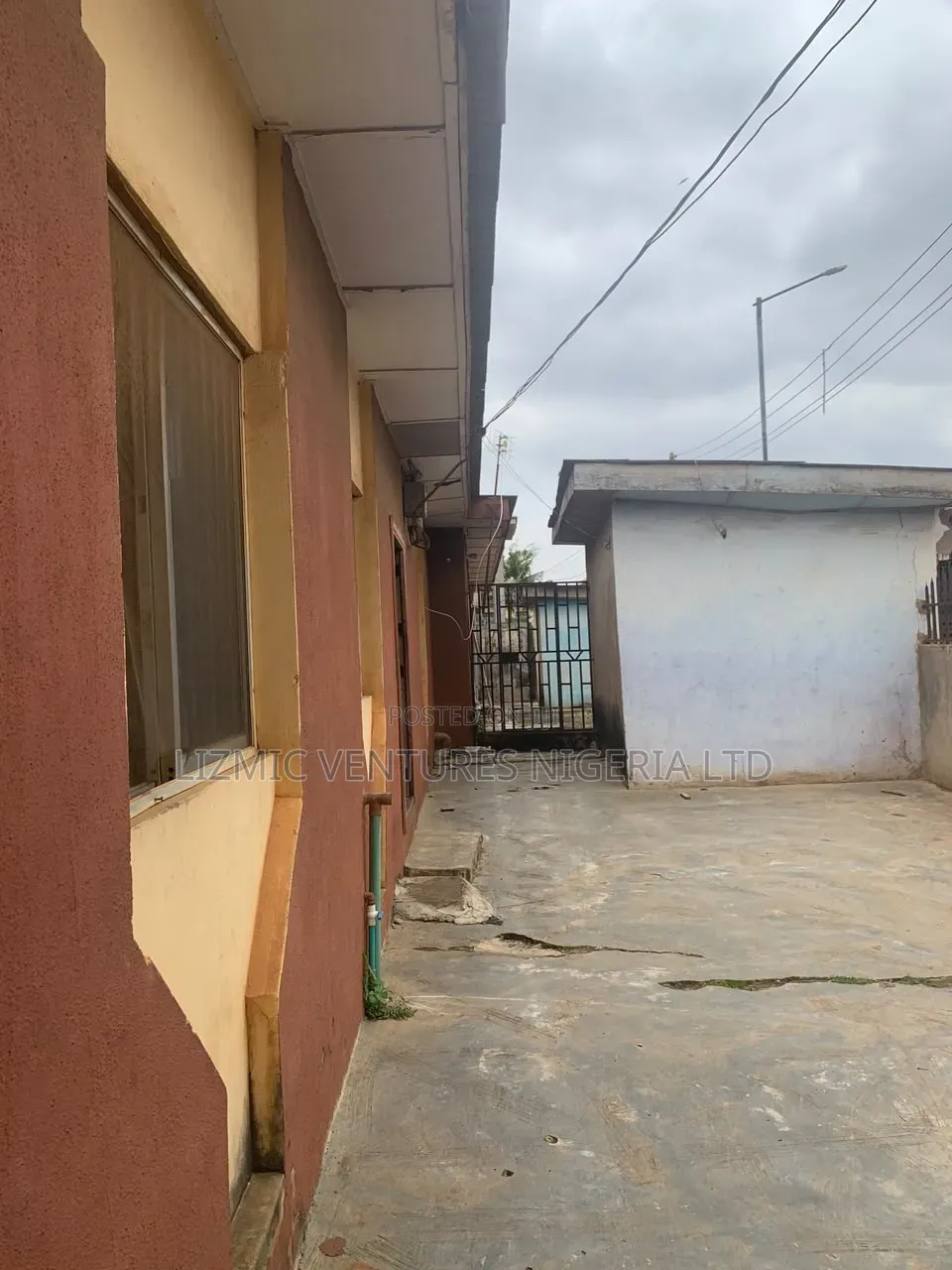 Furnished 3bdrm Bungalow in Isuti, Igando / Ikotun/Igando for sale