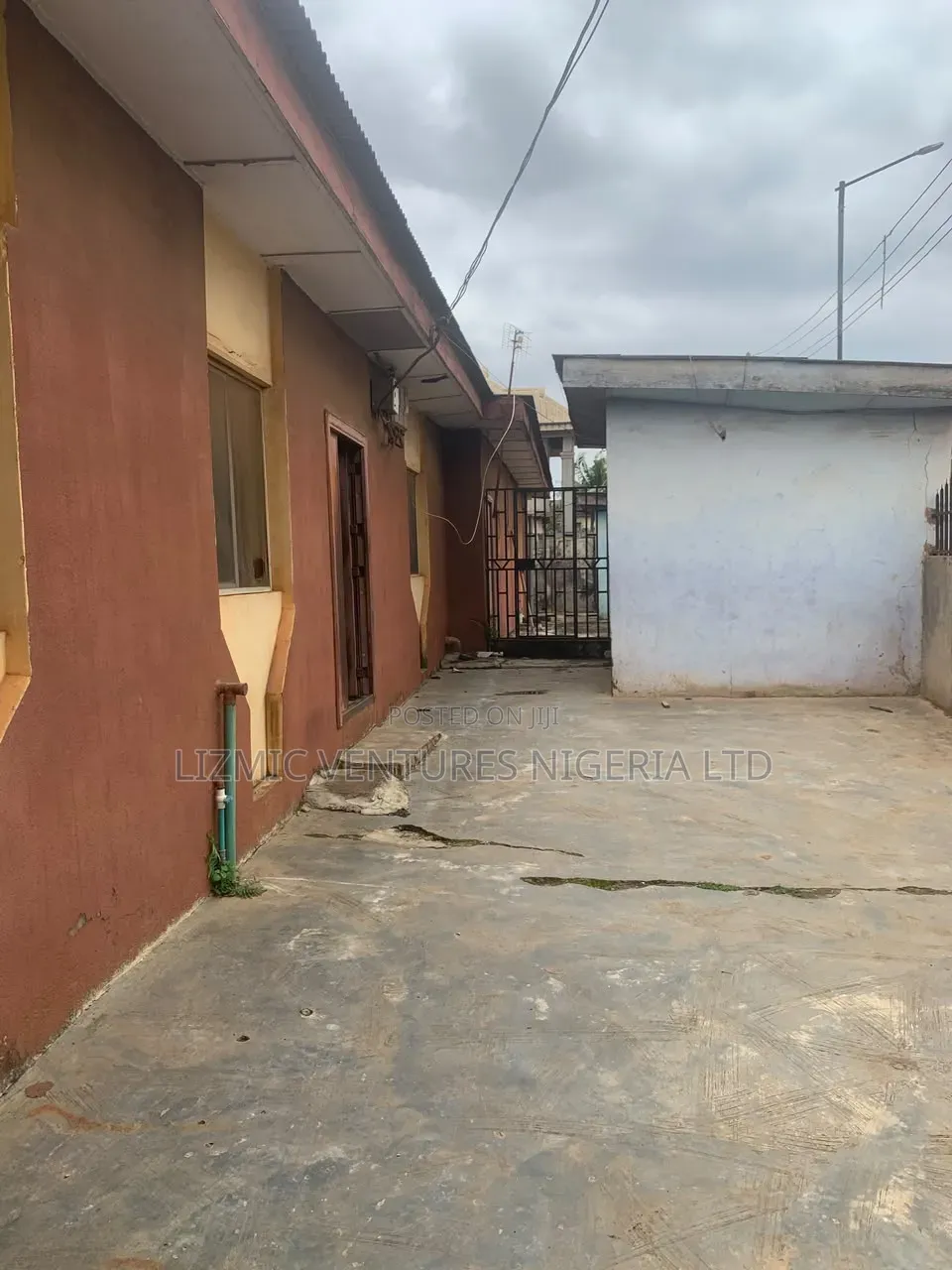 Furnished 3bdrm Bungalow in Isuti, Igando / Ikotun/Igando for sale