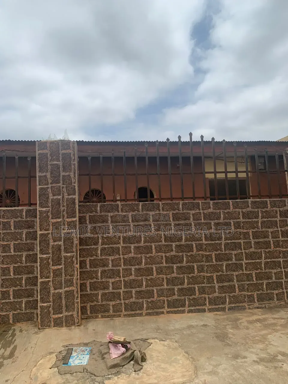 Furnished 3bdrm Bungalow in Isuti, Igando / Ikotun/Igando for sale