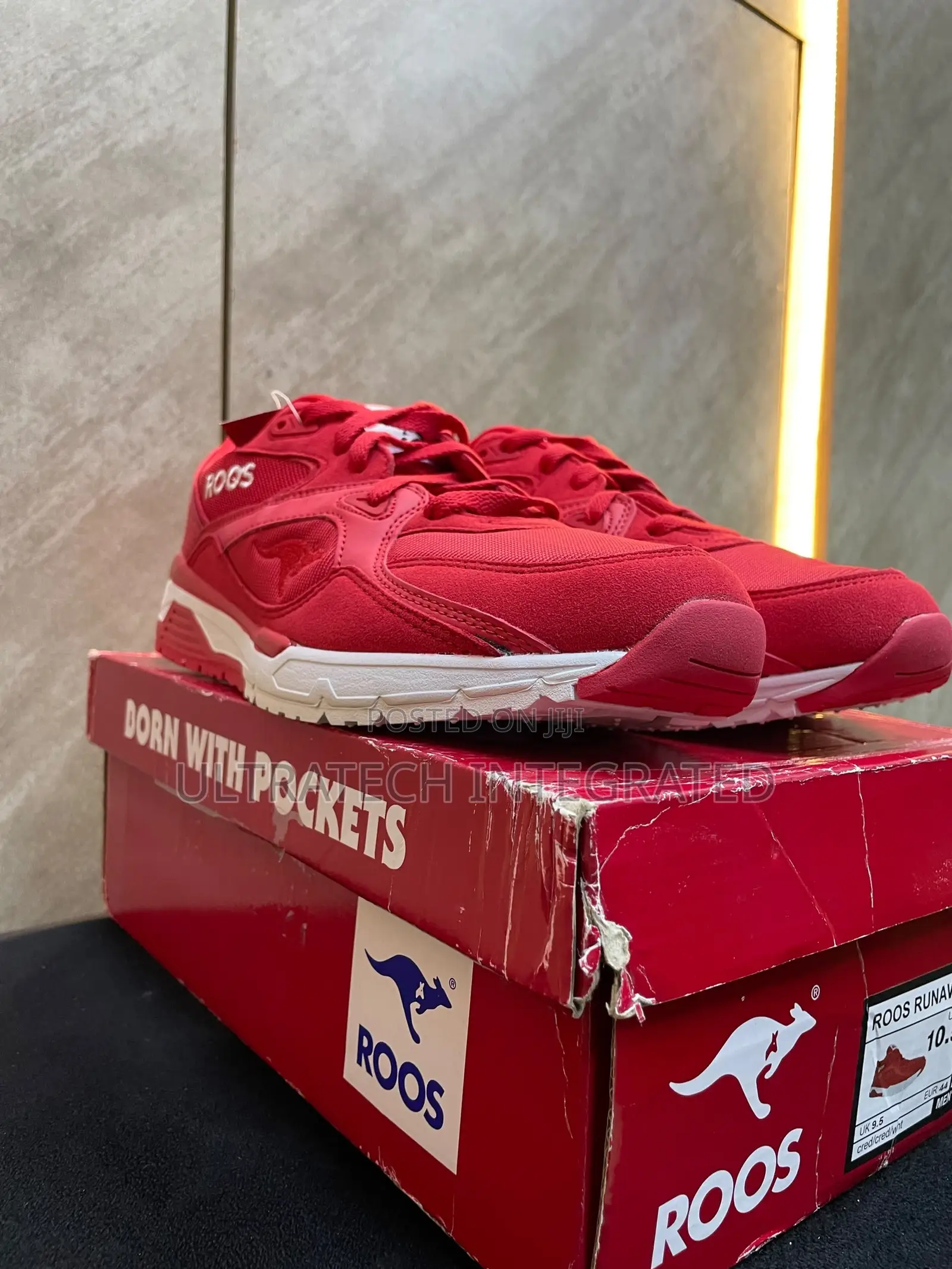 KangaROOS Men’s Retro Runner Pocket Sneaker