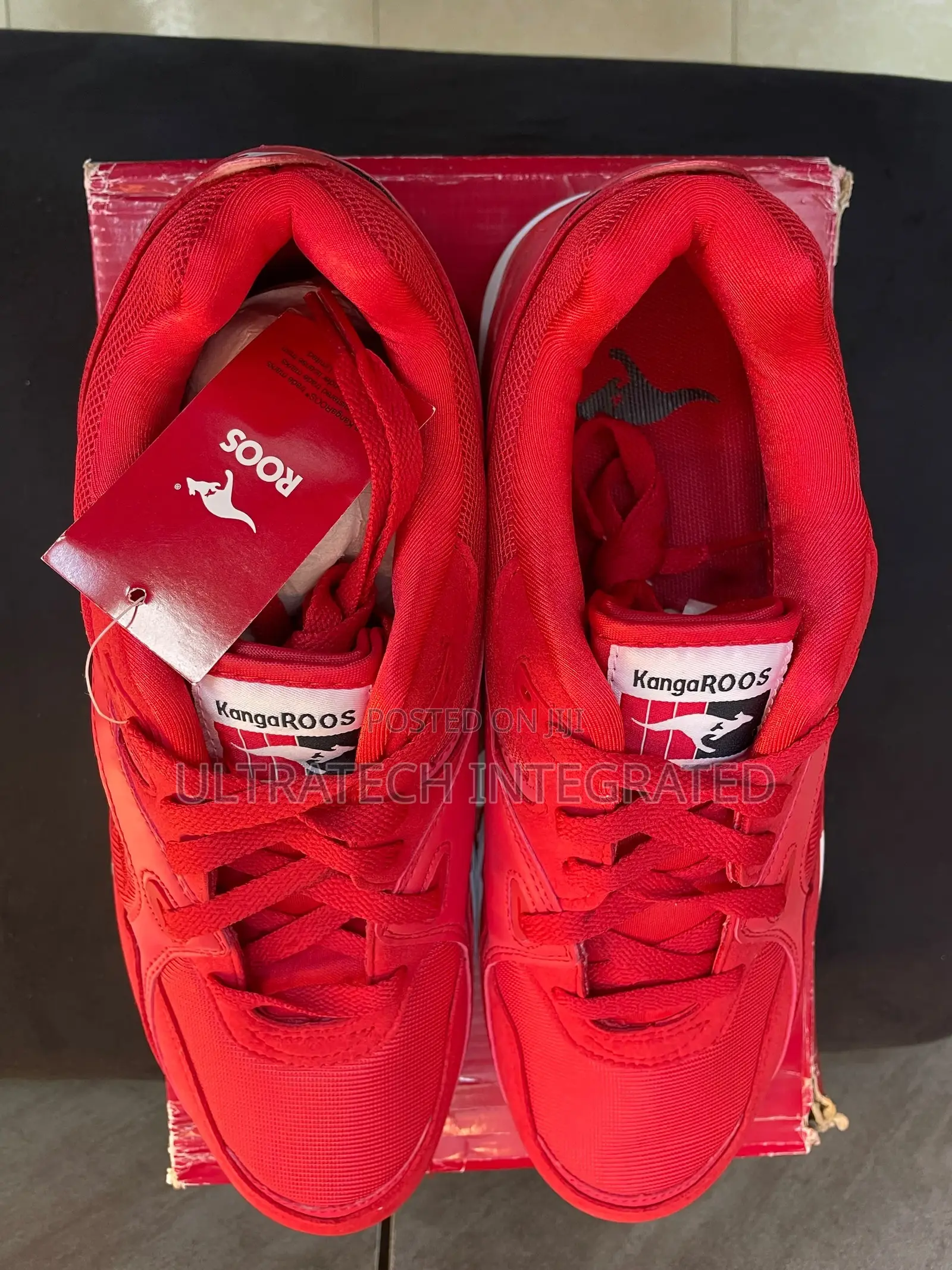 KangaROOS Men’s Retro Runner Pocket Sneaker