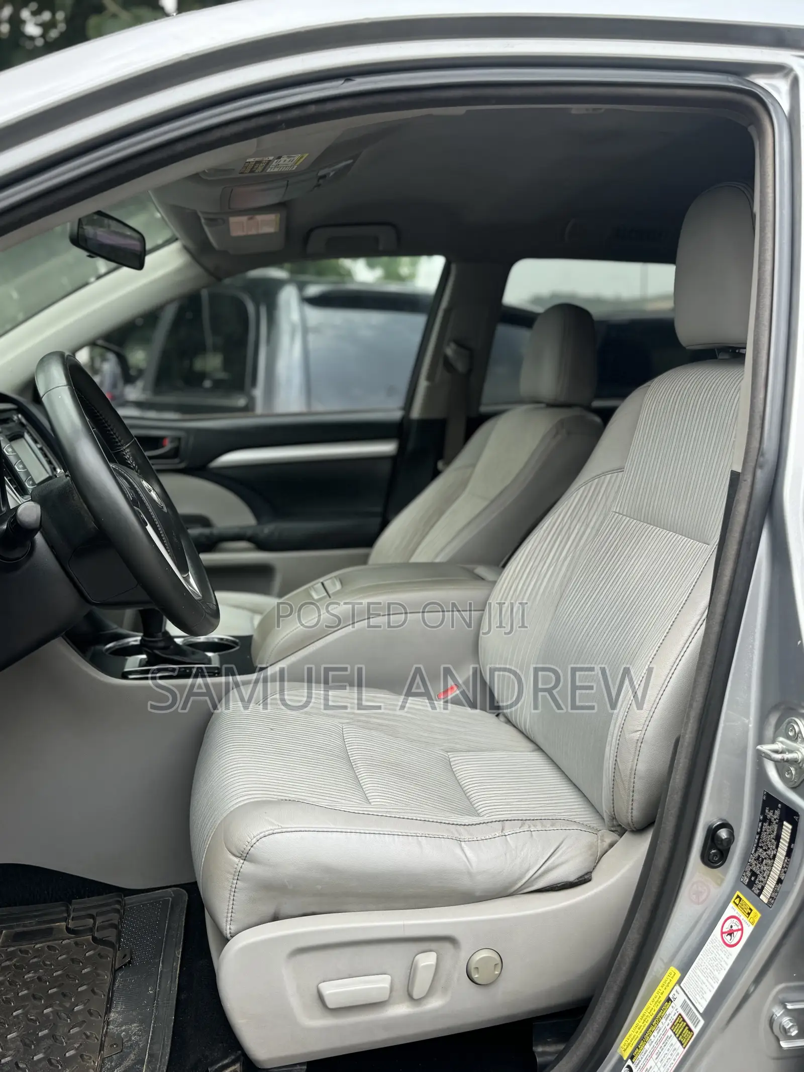 Toyota Highlander LE 4dr SUV (3.5L 6cyl 6A) 2015 Silver