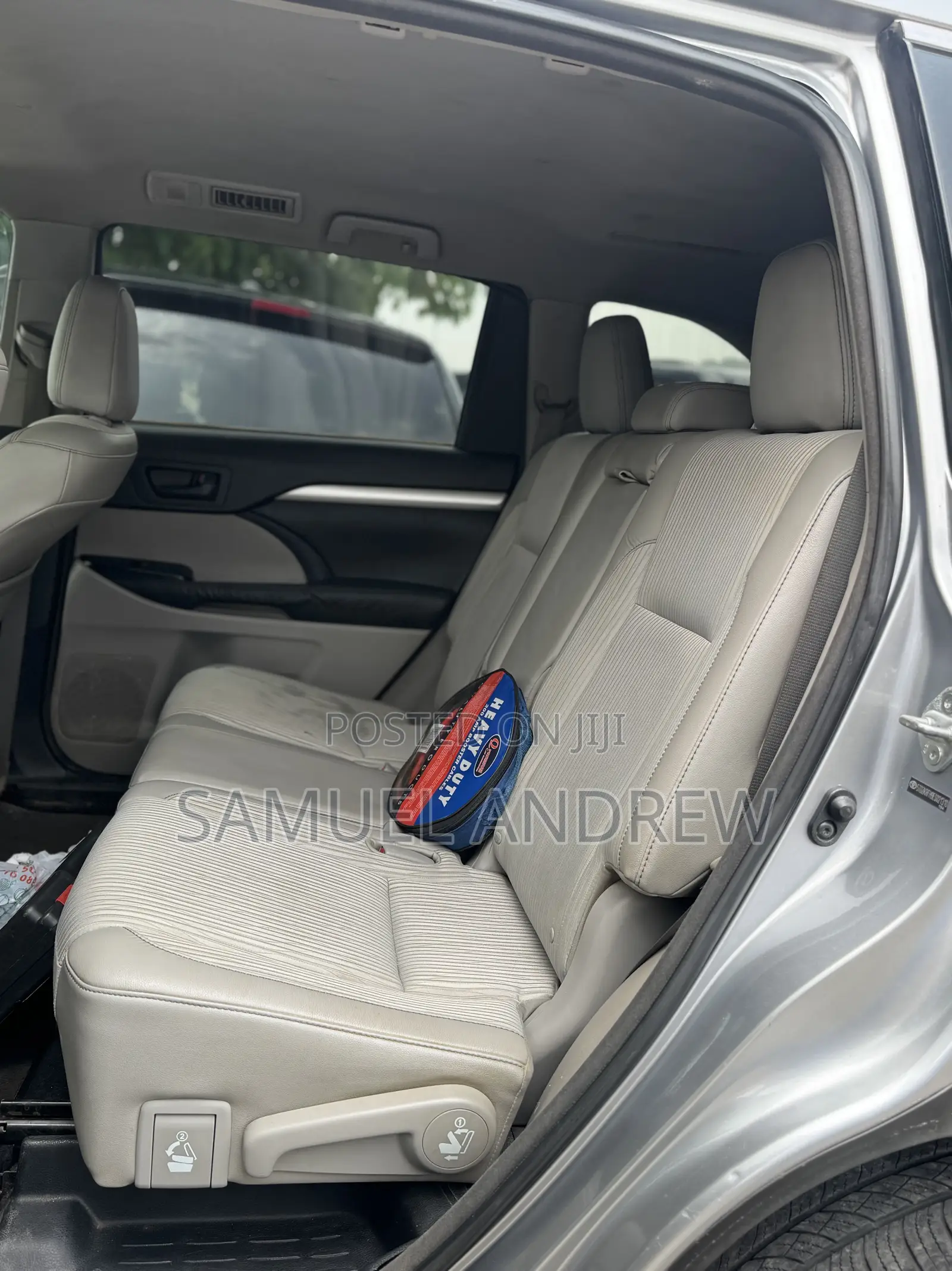 Toyota Highlander LE 4dr SUV (3.5L 6cyl 6A) 2015 Silver