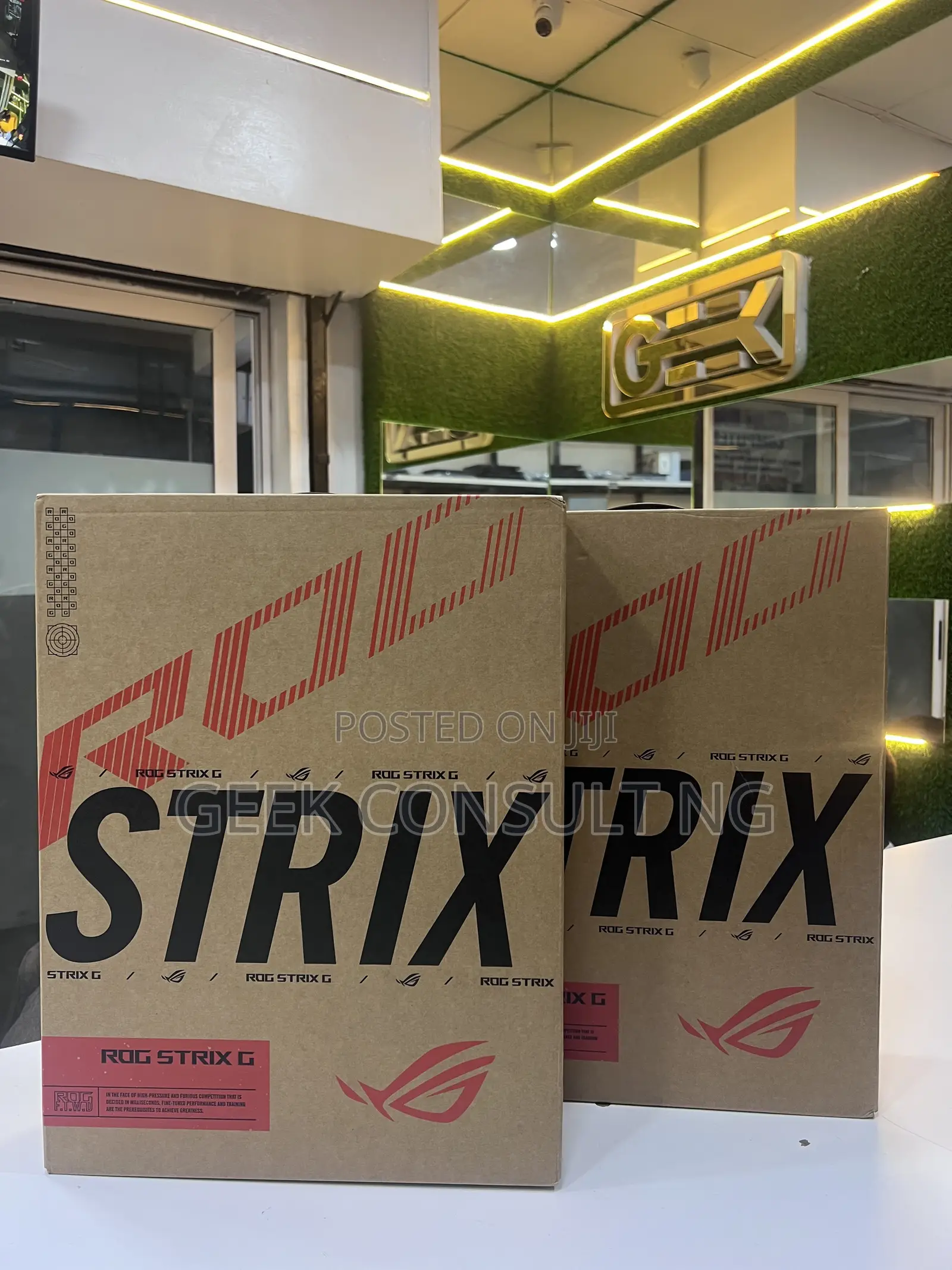 New Laptop Asus ROG Strix G18 16GB AMD Ryzen 9 SSD 2T