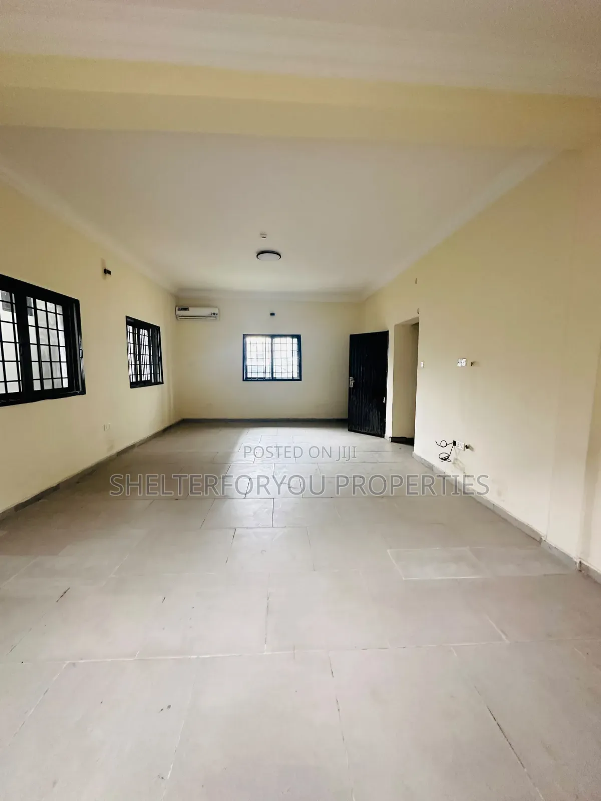 3bdrm Apartment in Lekki Phase 1 for rent