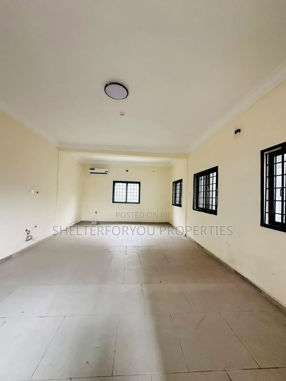 3bdrm Apartment in Lekki Phase 1 for rent