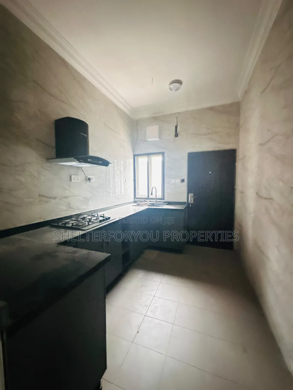 3bdrm Apartment in Lekki Phase 1 for rent
