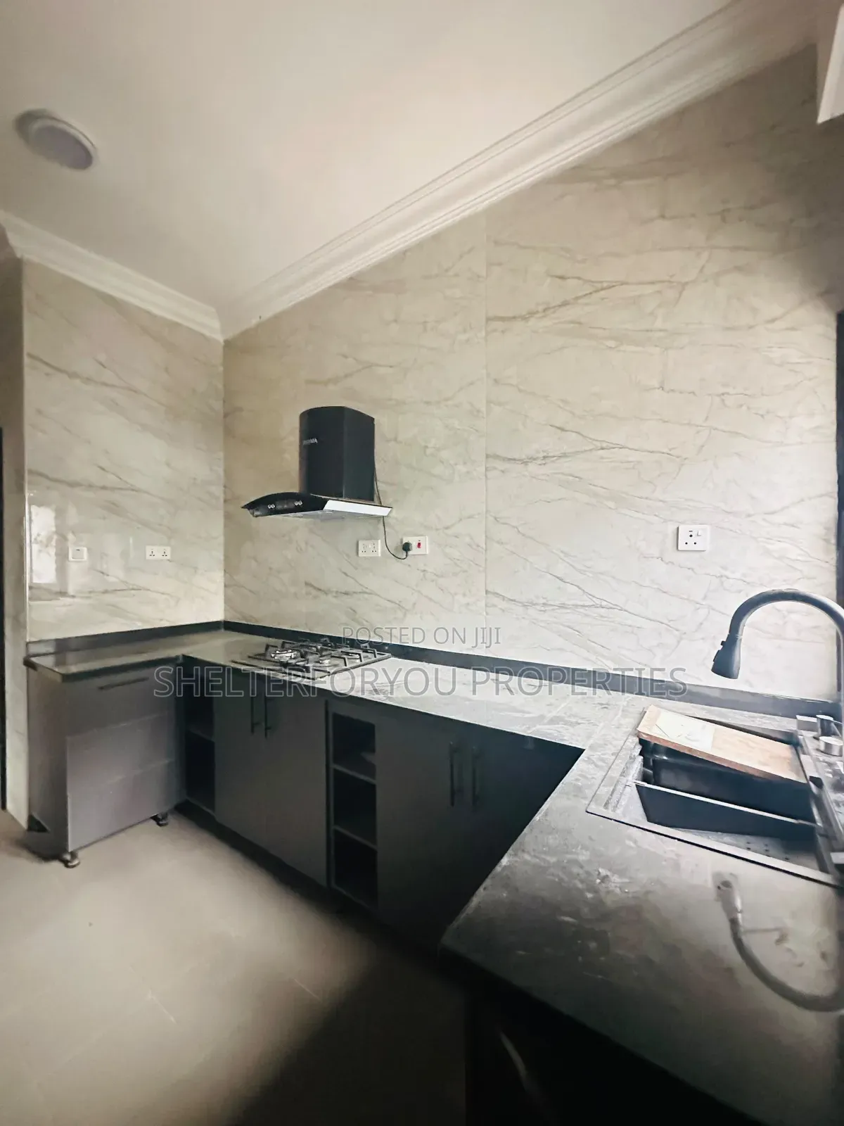 3bdrm Apartment in Lekki Phase 1 for rent