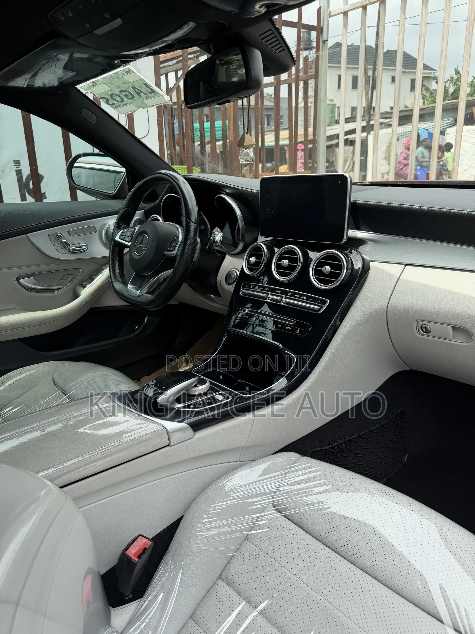 Mercedes-Benz C-Class C 300 4MATIC (W205) 2017 Red