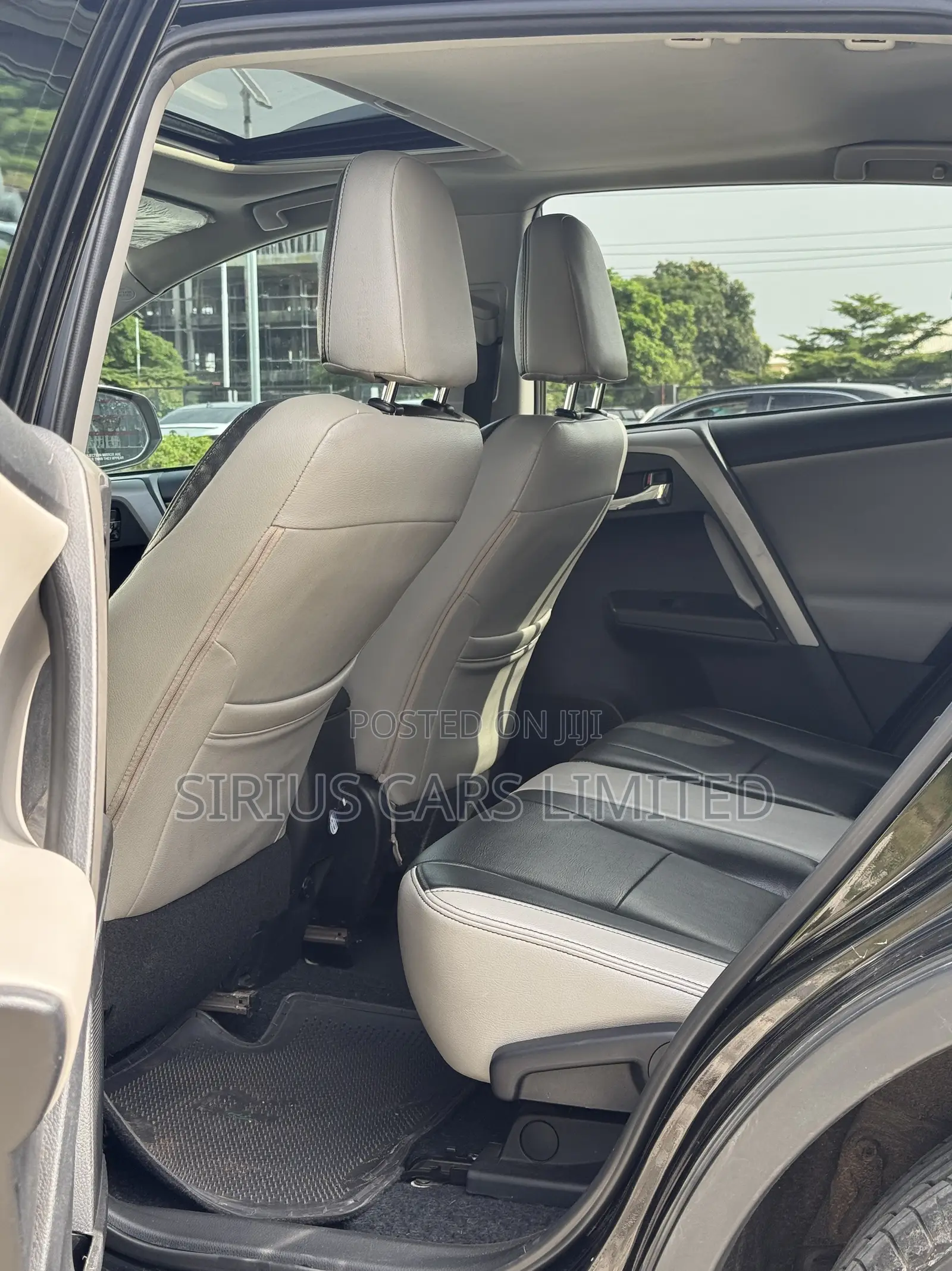 Toyota RAV4 XLE 4dr SUV AWD (2.5L 4cyl 6A) 2018 Black