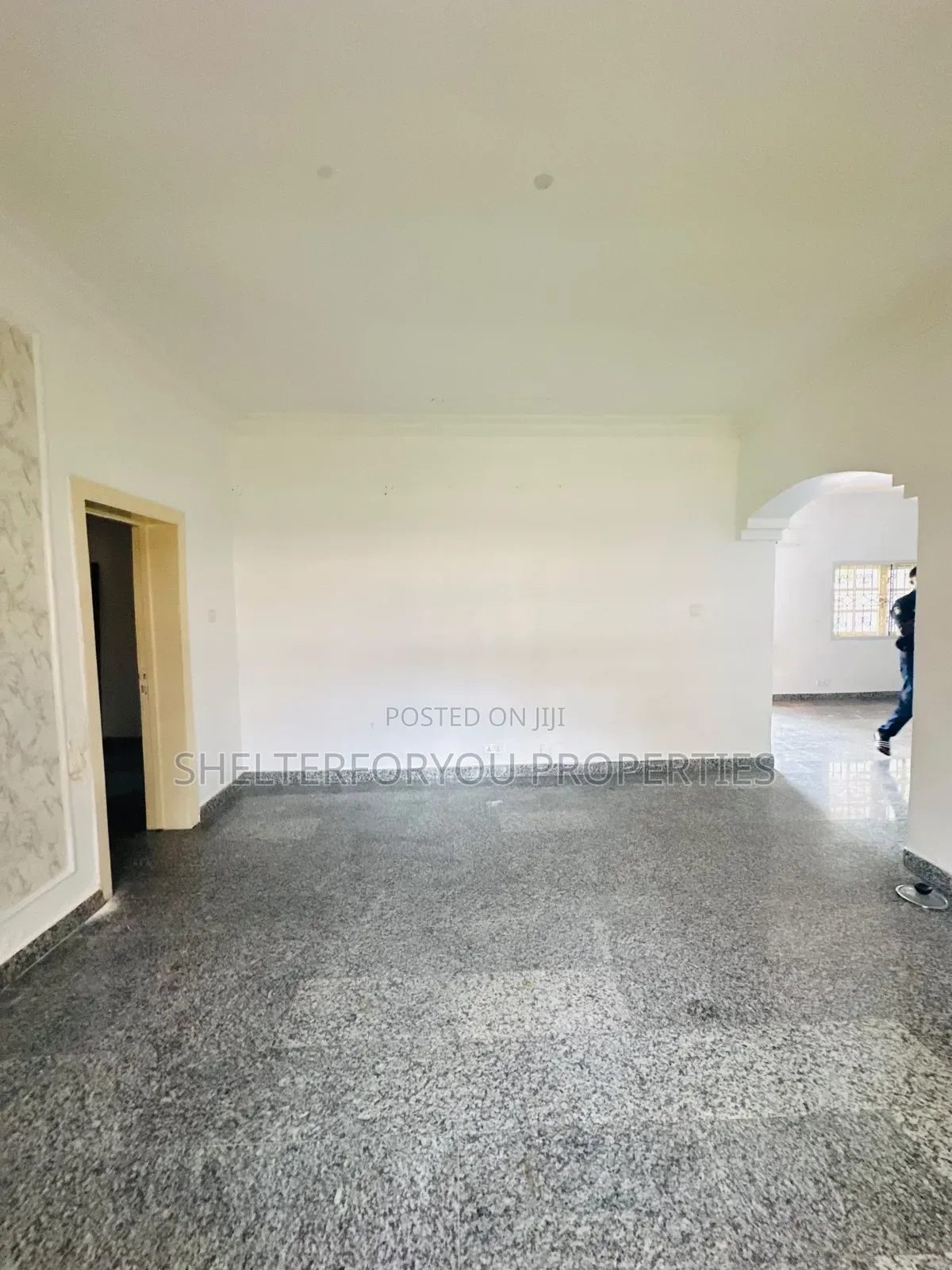 3bdrm Apartment in Lekki Phase 1 for rent