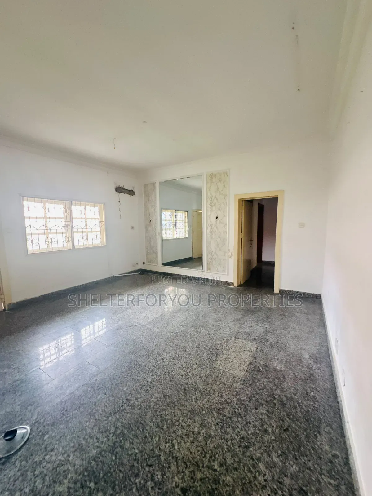 3bdrm Apartment in Lekki Phase 1 for rent