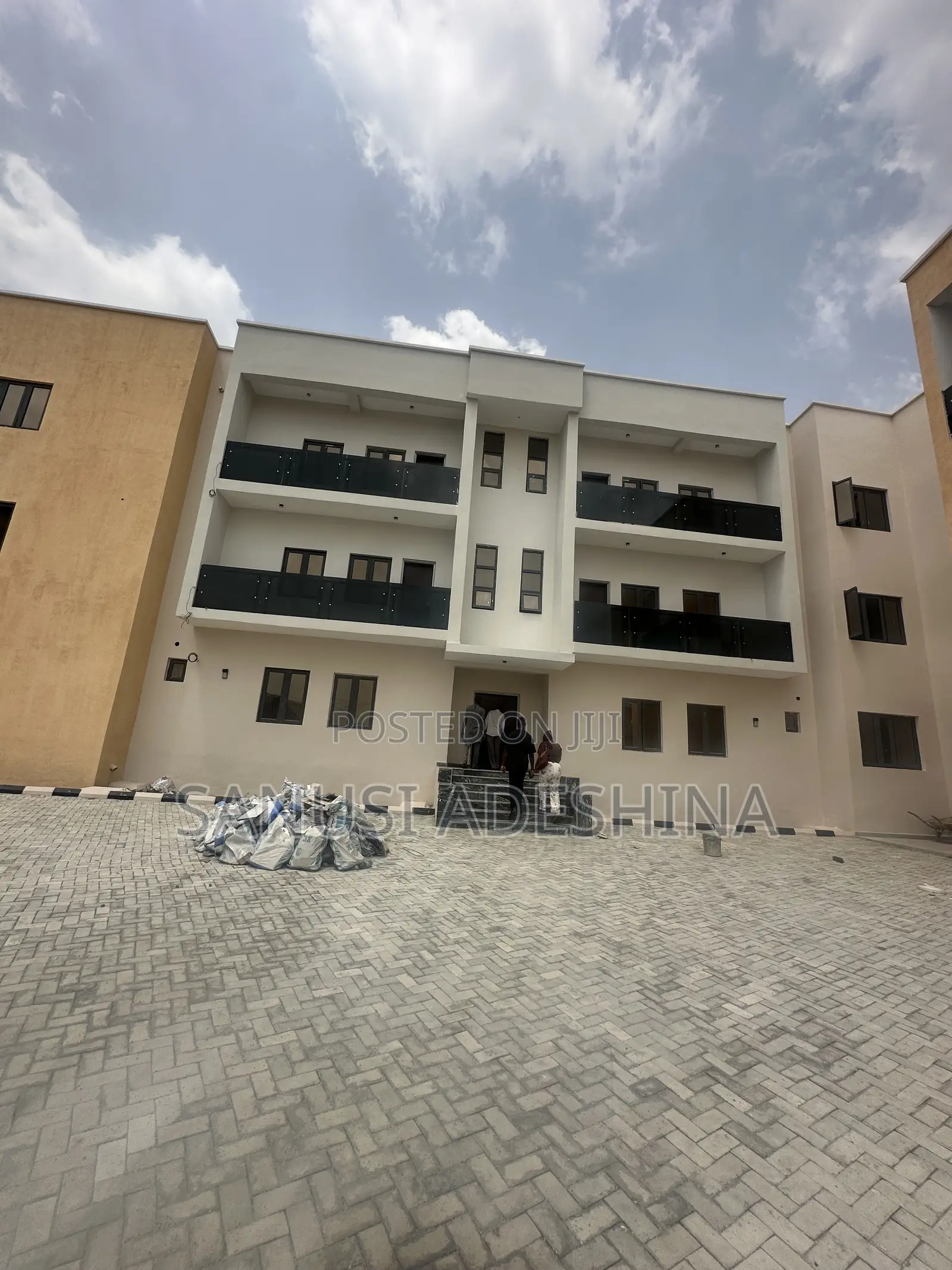 3bdrm Apartment in Jahi Gilmore,Fct for rent