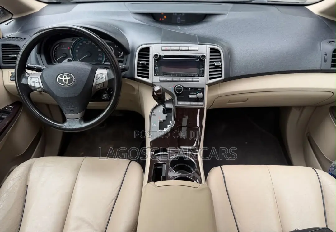 Toyota Venza LE 2010 Brown