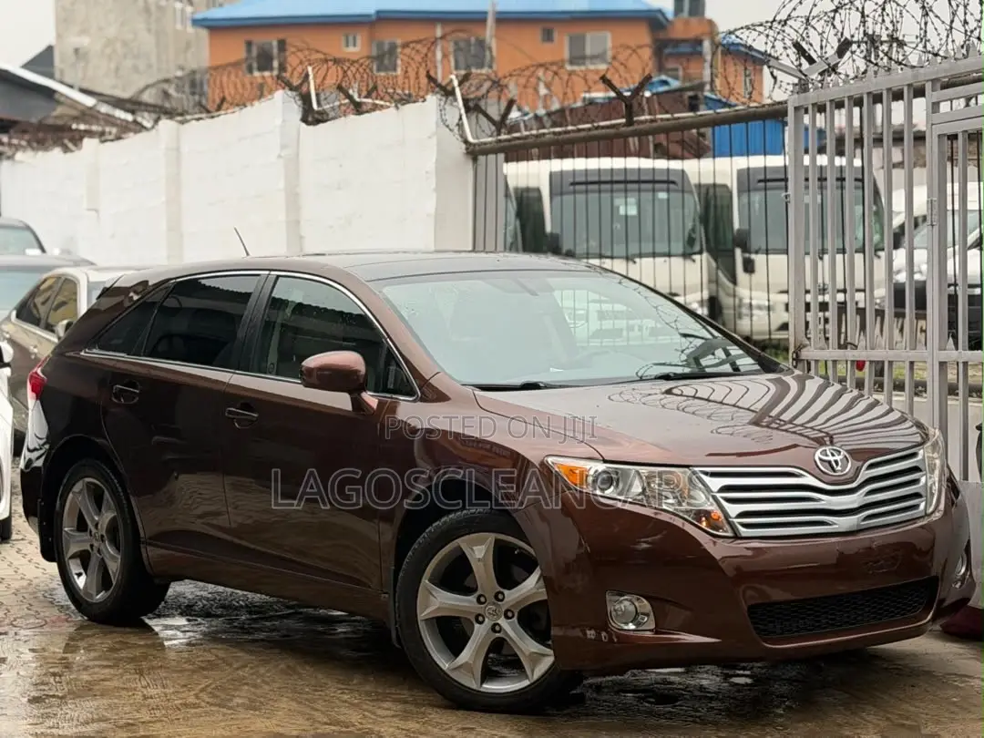 Toyota Venza LE 2010 Brown