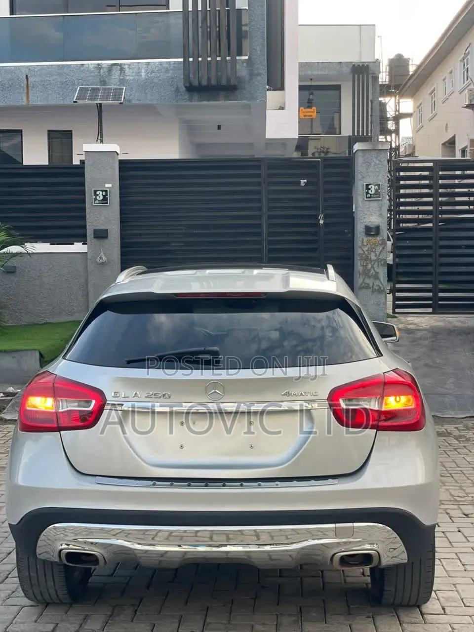 Mercedes-Benz GLA 250 2016 Silver