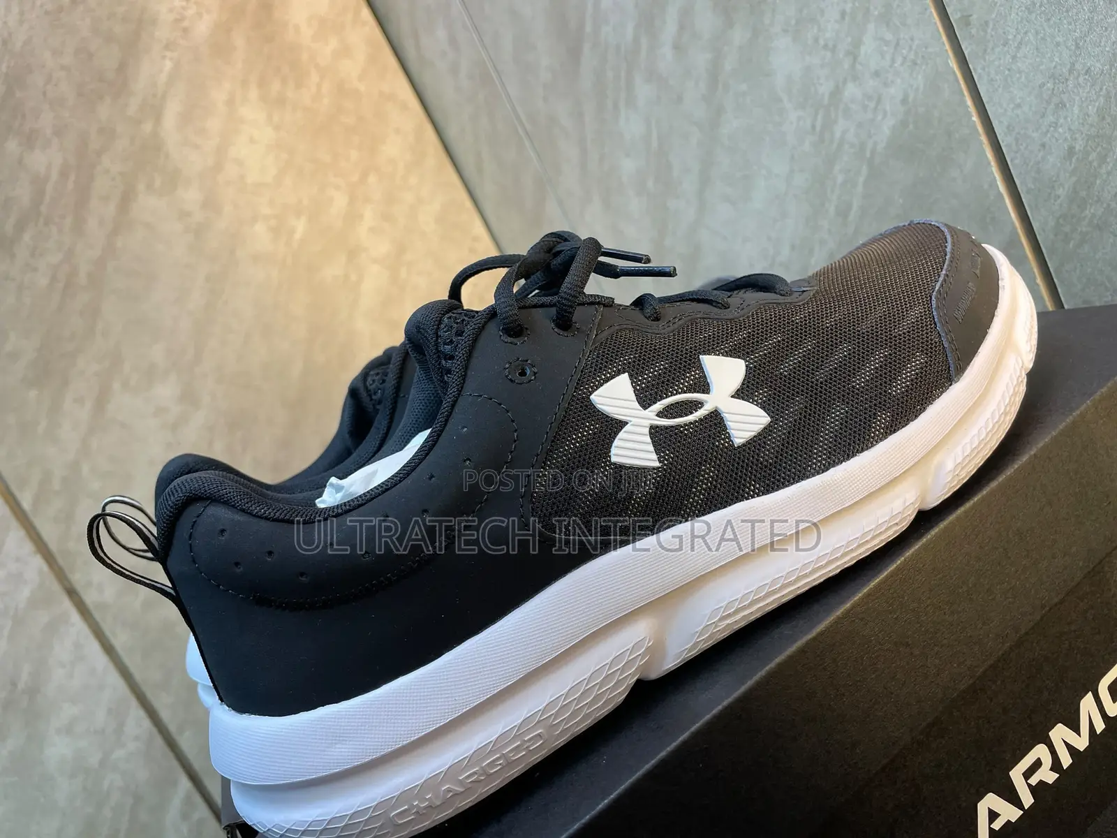 UNDER ARMOUR Men’s Charged Assert Running Shoe