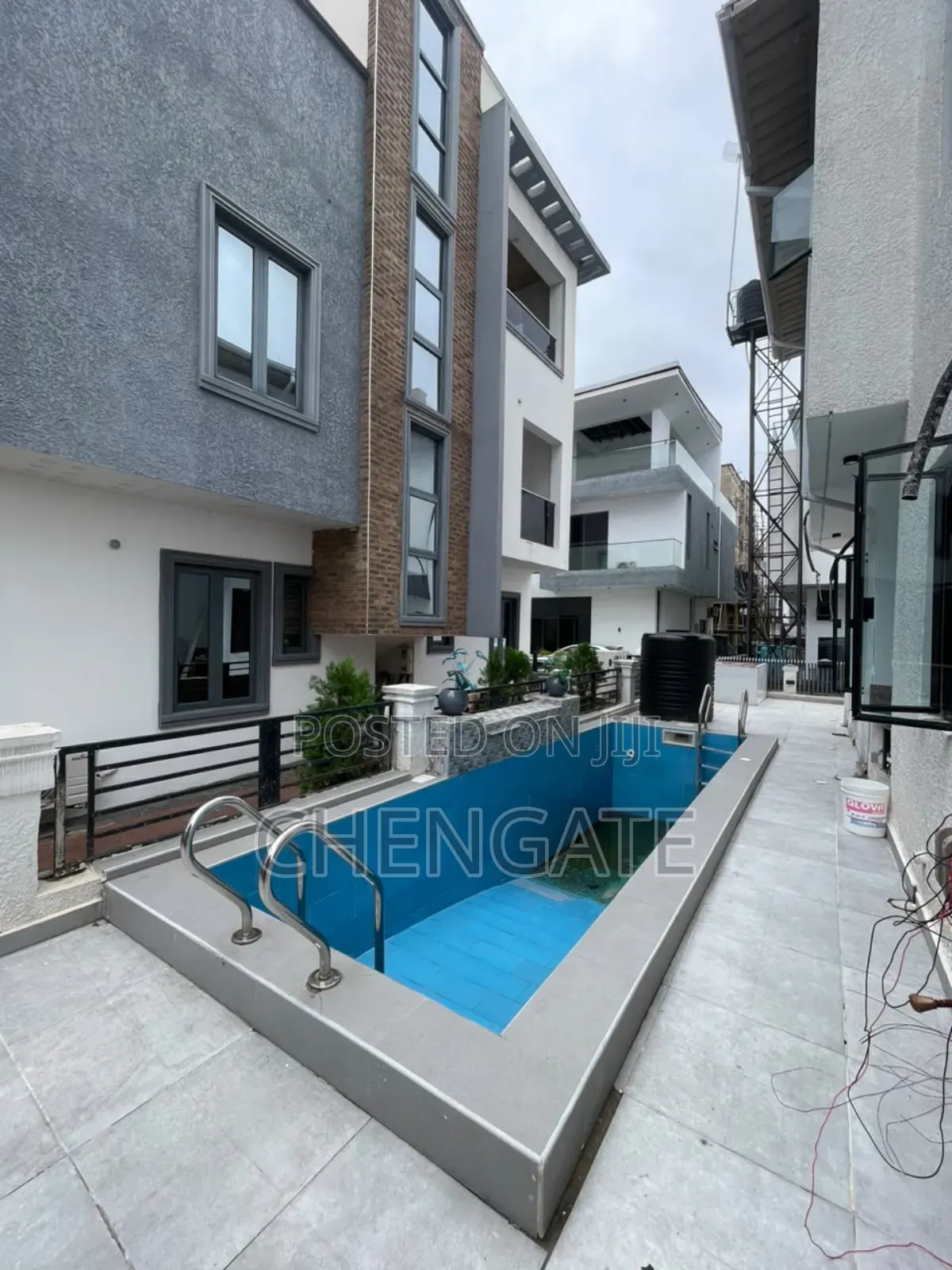 5bdrm Duplex in Osapa london for sale