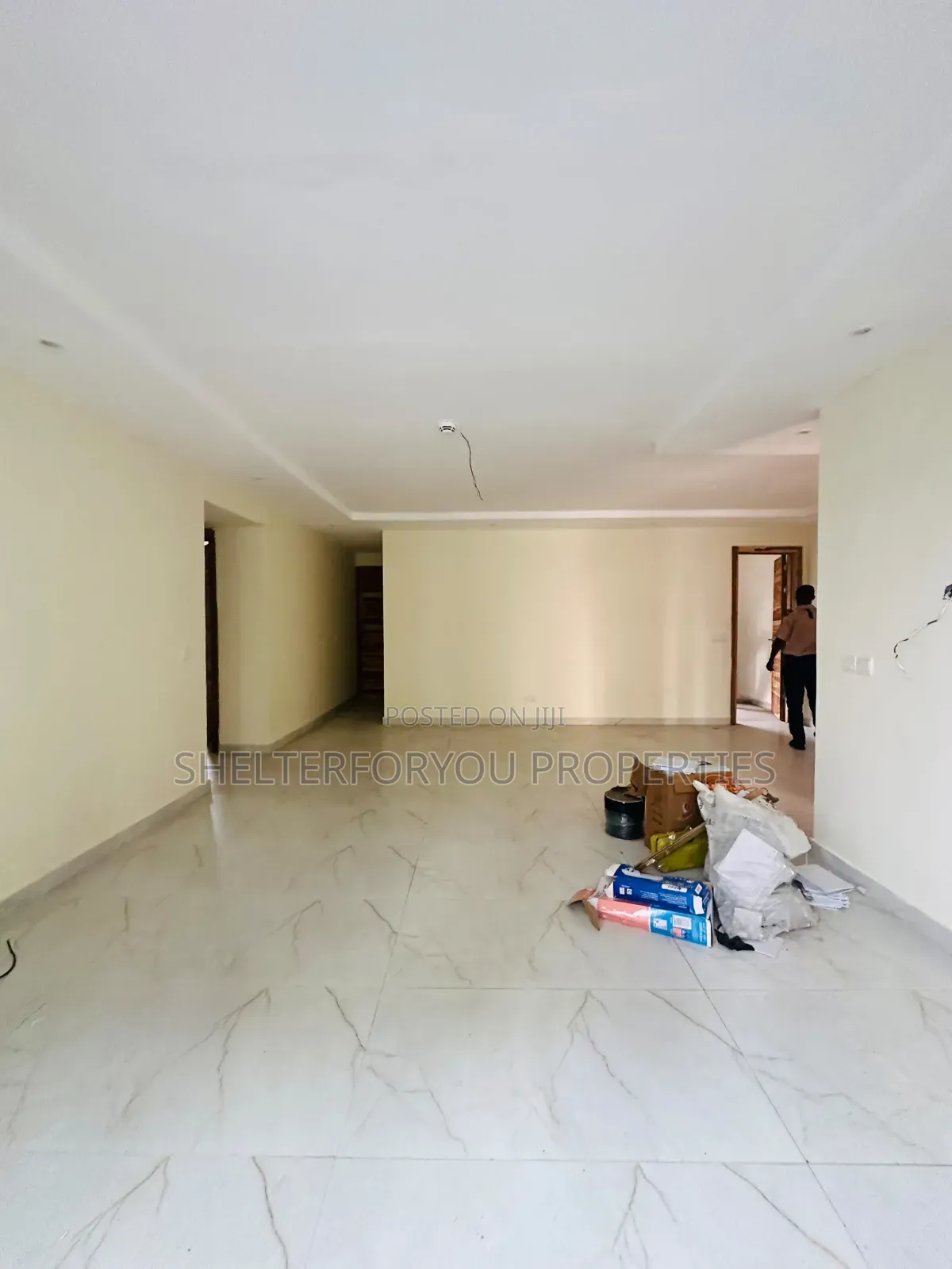 2bdrm Apartment in Lekki Phase 1 for rent