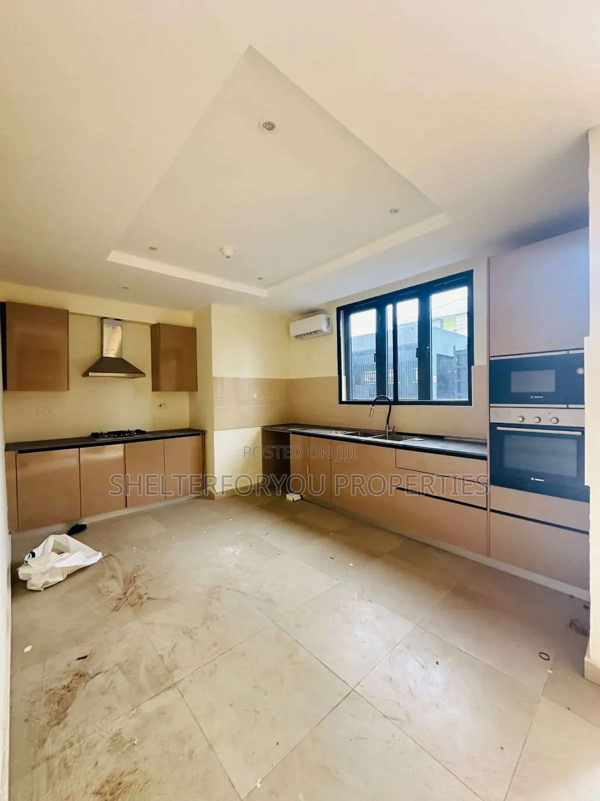 2bdrm Apartment in Lekki Phase 1 for rent