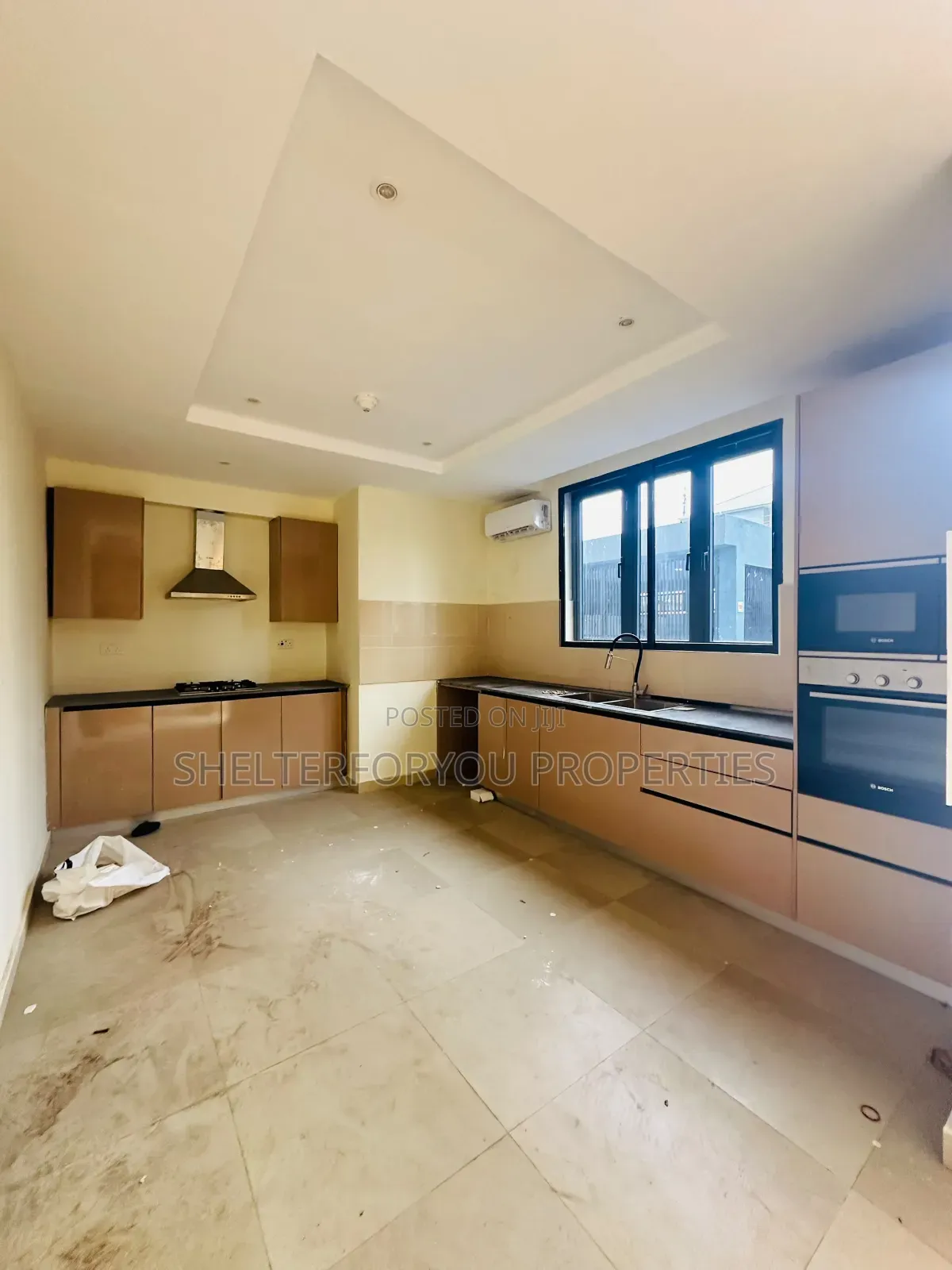2bdrm Apartment in Lekki Phase 1 for rent
