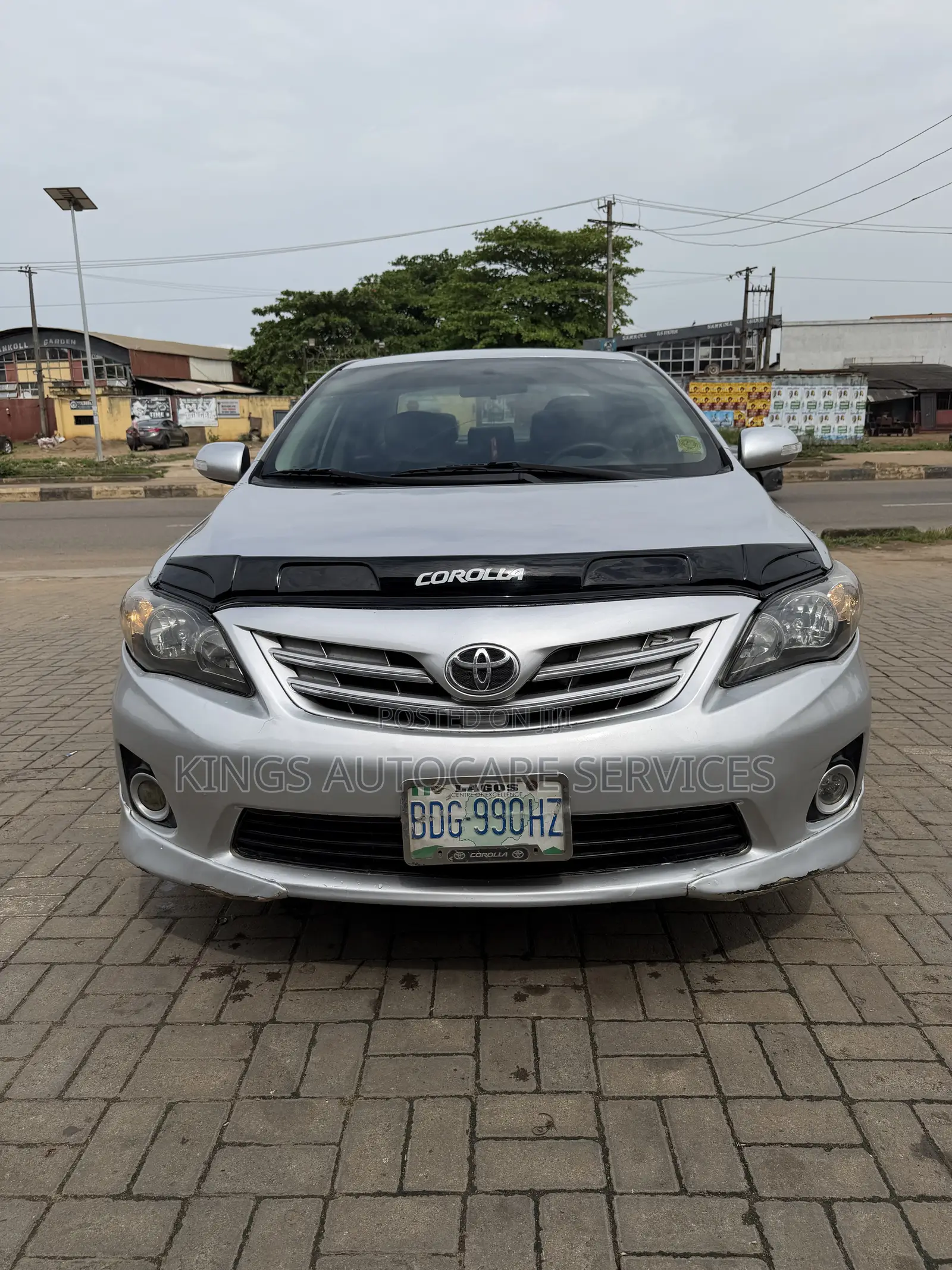 Toyota Corolla LE 4dr Sedan (1.8L 4cyl 4A) 2013 Silver