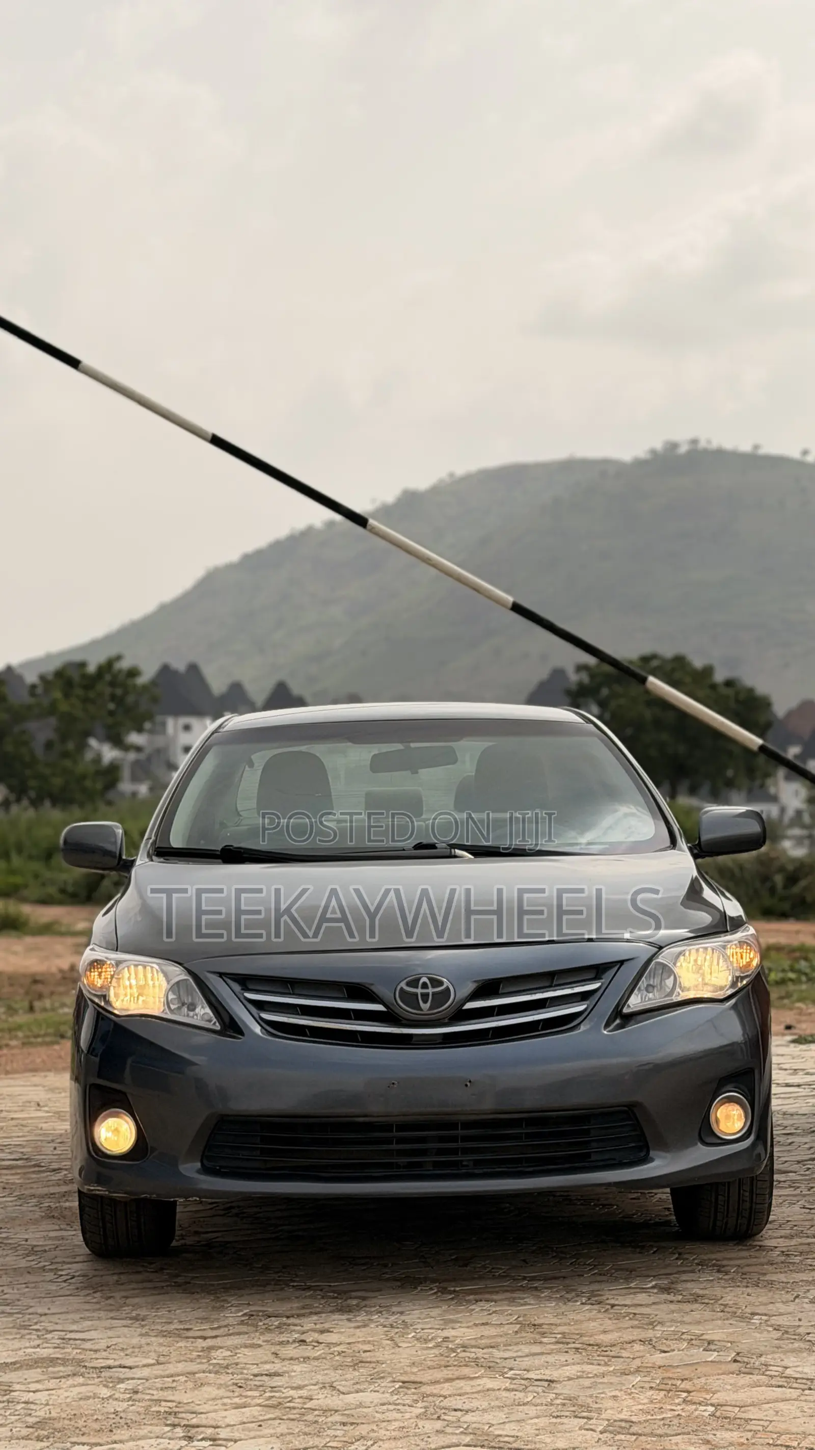 Toyota Corolla LE 4dr Sedan (1.8L 4cyl 4A) 2013 Gray