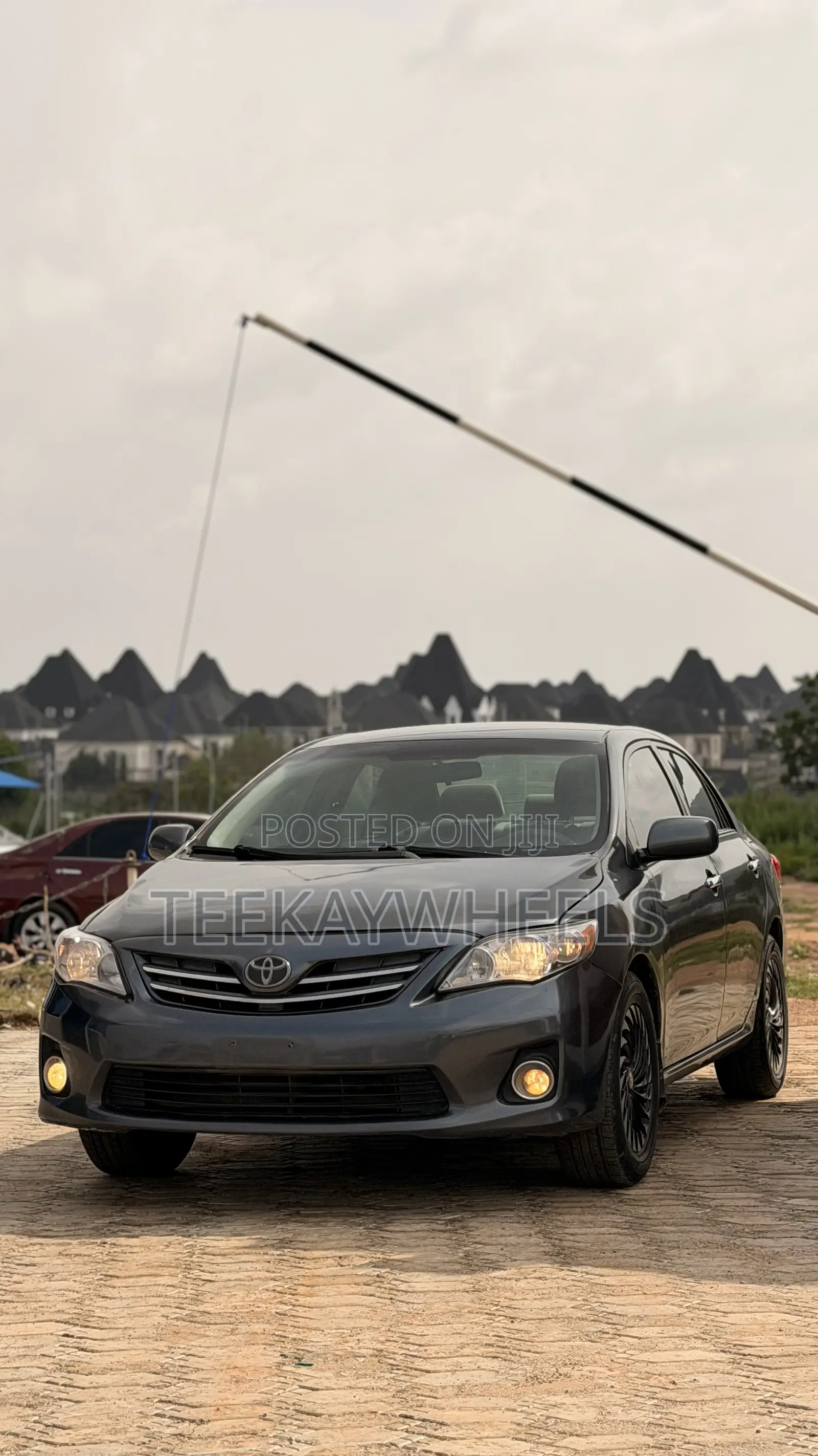 Toyota Corolla LE 4dr Sedan (1.8L 4cyl 4A) 2013 Gray
