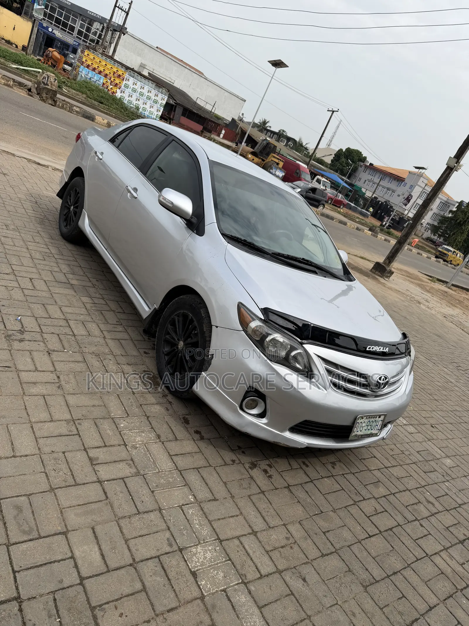 Toyota Corolla LE 4dr Sedan (1.8L 4cyl 4A) 2013 Silver