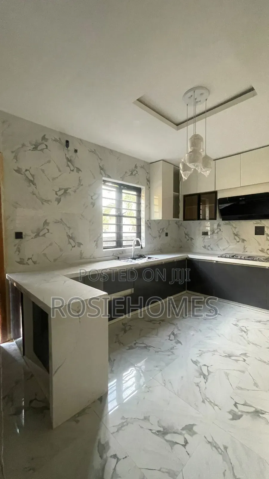 4bdrm Duplex in Idado for sale