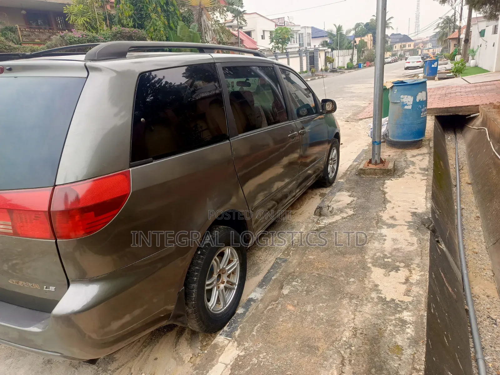 Toyota Sienna LE AWD (3.3L V6 5A) 2004 Gray