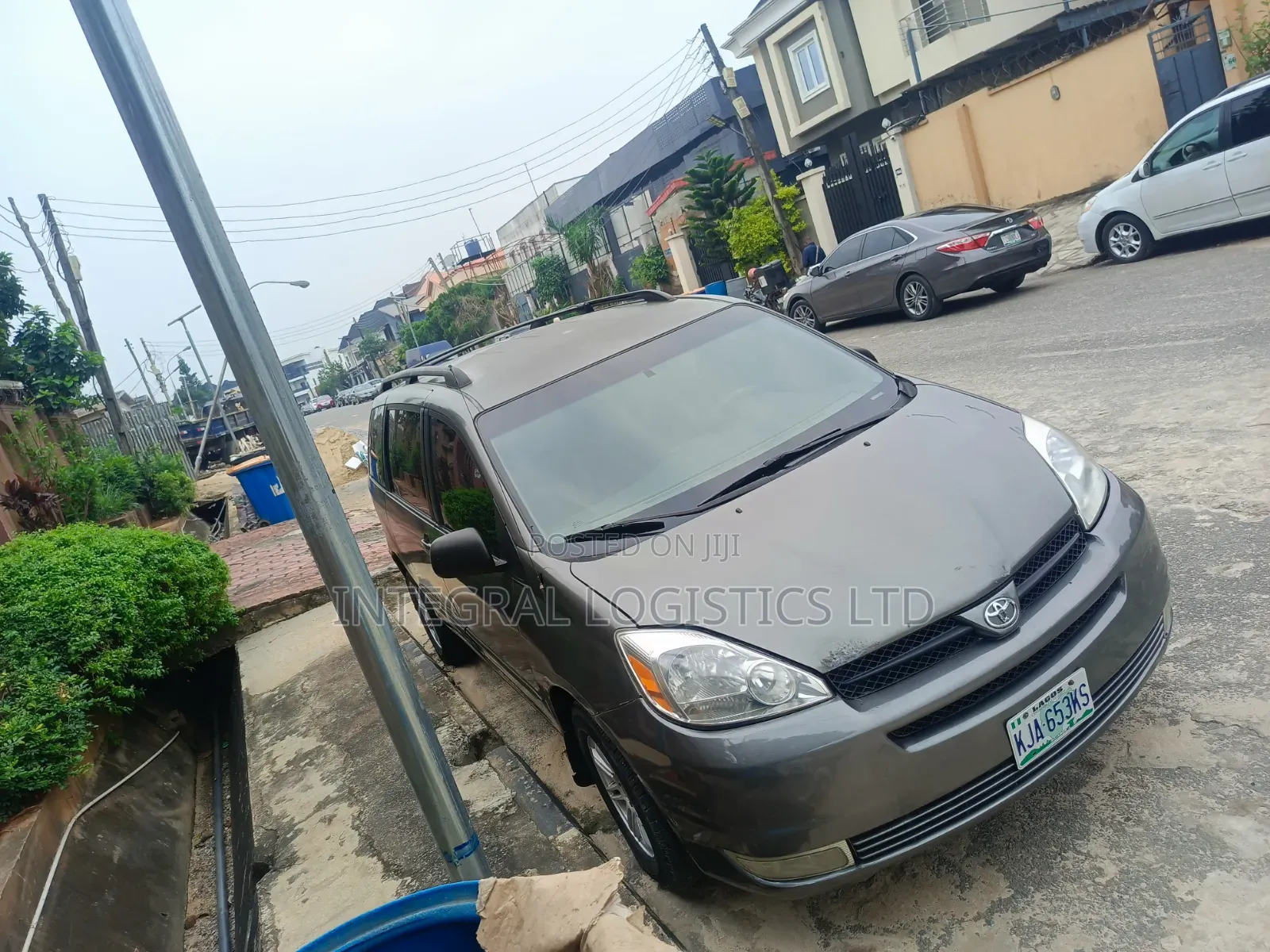 Toyota Sienna LE AWD (3.3L V6 5A) 2004 Gray