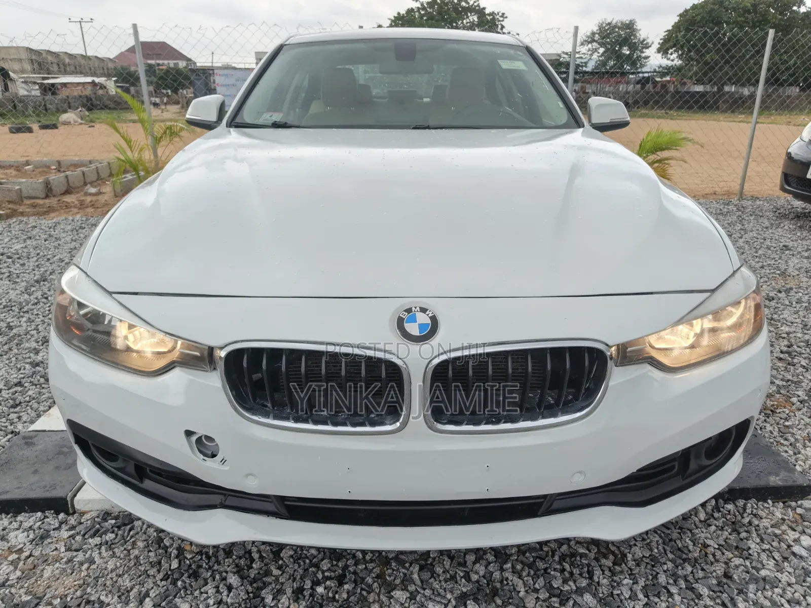 BMW 320i Sedan RWD 2017 White