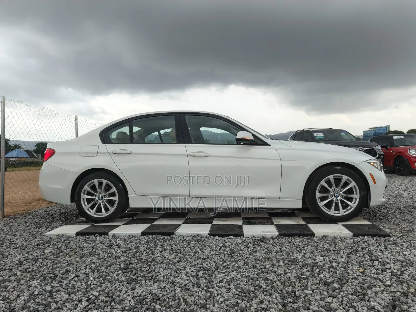 BMW 320i Sedan RWD 2017 White