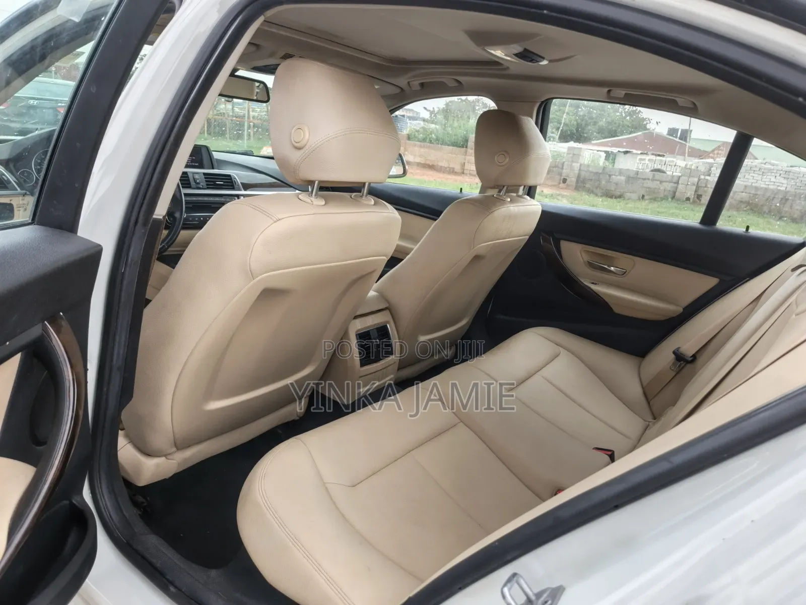 BMW 320i Sedan RWD 2017 White