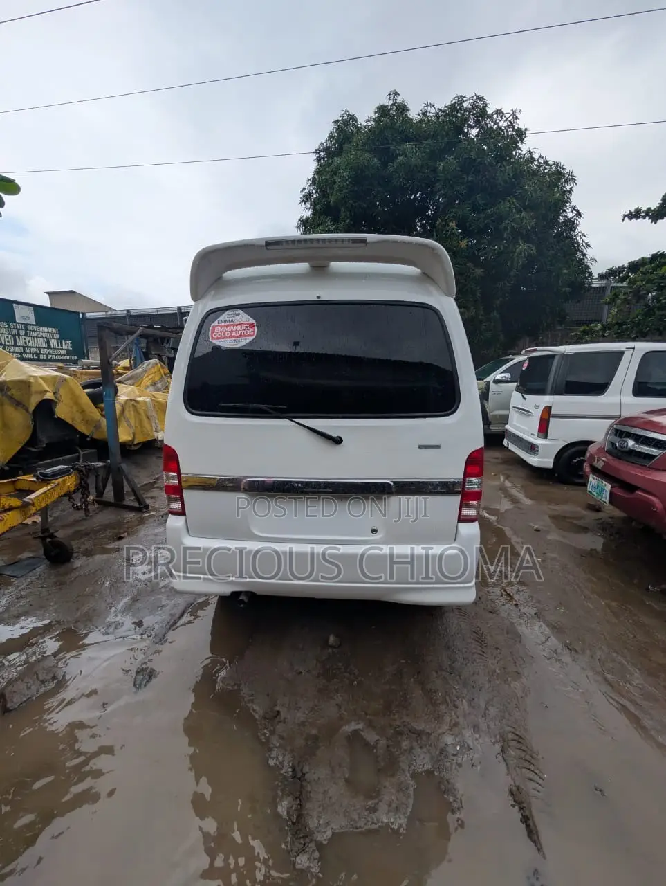 Suzuki APV Minibus 2010 White