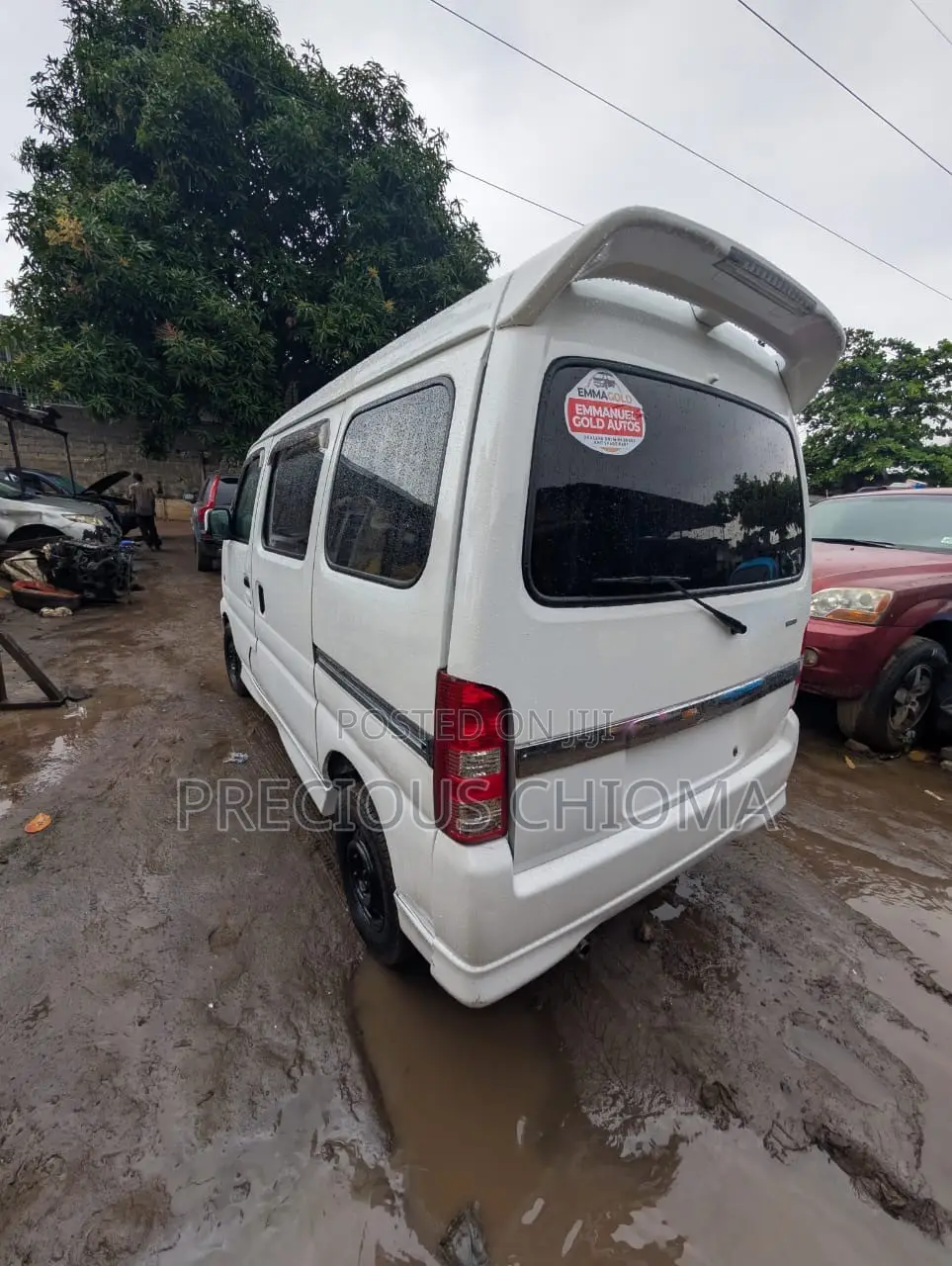Suzuki APV Minibus 2010 White