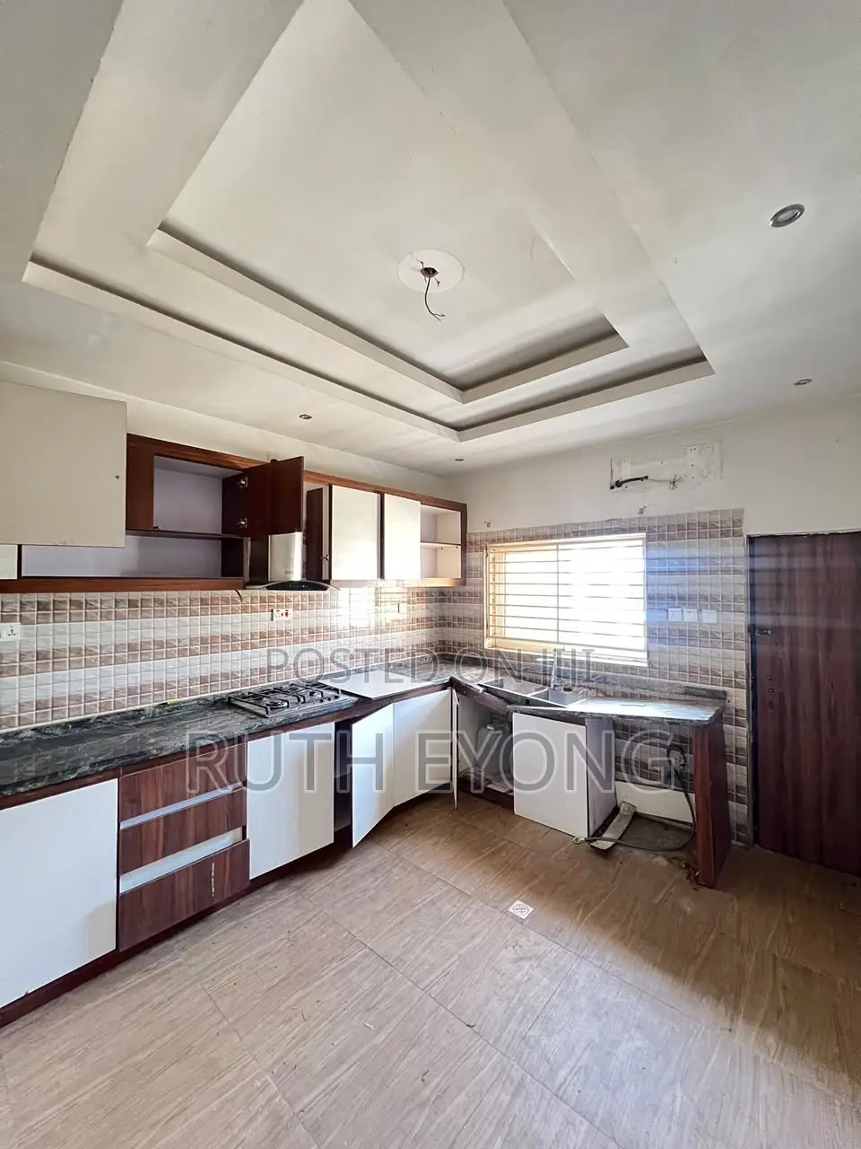 4bdrm Townhouse / Terrace in Lekki Phase 1 for rent